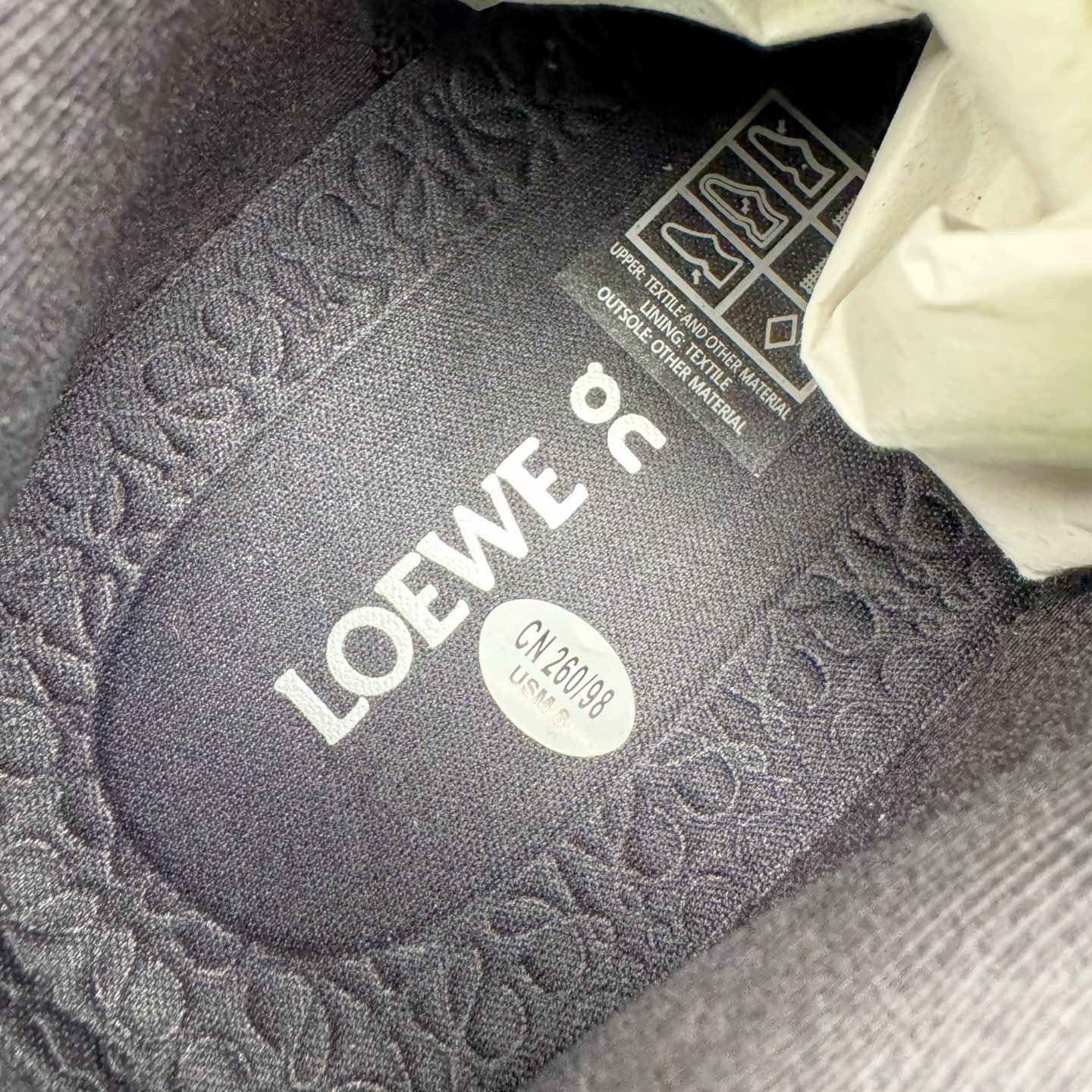 图片[19]-＃莞产 LOEWE罗意威 x ON昂跑 联名款 Cloudsolo系列 •原鞋一致橡胶底 原版高弹MD 加爆米花料 •正确后跟小蛮腰 •Logo立体有光泽度 •正确鞋头饱满立体 •鞋舌TPU立体高频 •正确鞋面网布多层厚实材料 •后跟织带高频立体 织带上浆加硬 •正确鞋带头滴胶柔软 •正确鞋垫前薄后厚有弹性（欧奈斯材料，非普通海玻璃） 尺码：36 36.5 37 37.5 38 38.5 39 40 40.5 41 42 42.5 43 44 44.5 45 46（真半码）-选品中心