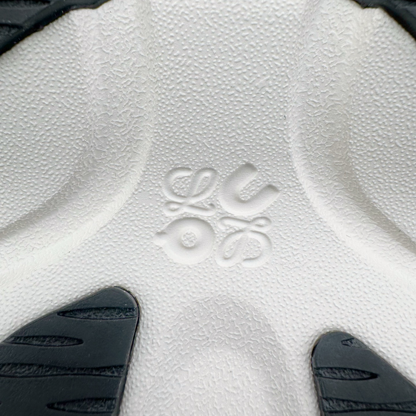 图片[10]-＃莞产 LOEWE罗意威 x ON昂跑 联名款 Cloudsolo系列 •原鞋一致橡胶底 原版高弹MD 加爆米花料 •正确后跟小蛮腰 •Logo立体有光泽度 •正确鞋头饱满立体 •鞋舌TPU立体高频 •正确鞋面网布多层厚实材料 •后跟织带高频立体 织带上浆加硬 •正确鞋带头滴胶柔软 •正确鞋垫前薄后厚有弹性（欧奈斯材料，非普通海玻璃） 尺码：36 36.5 37 37.5 38 38.5 39 40 40.5 41 42 42.5 43 44 44.5 45 46（真半码）-选品中心