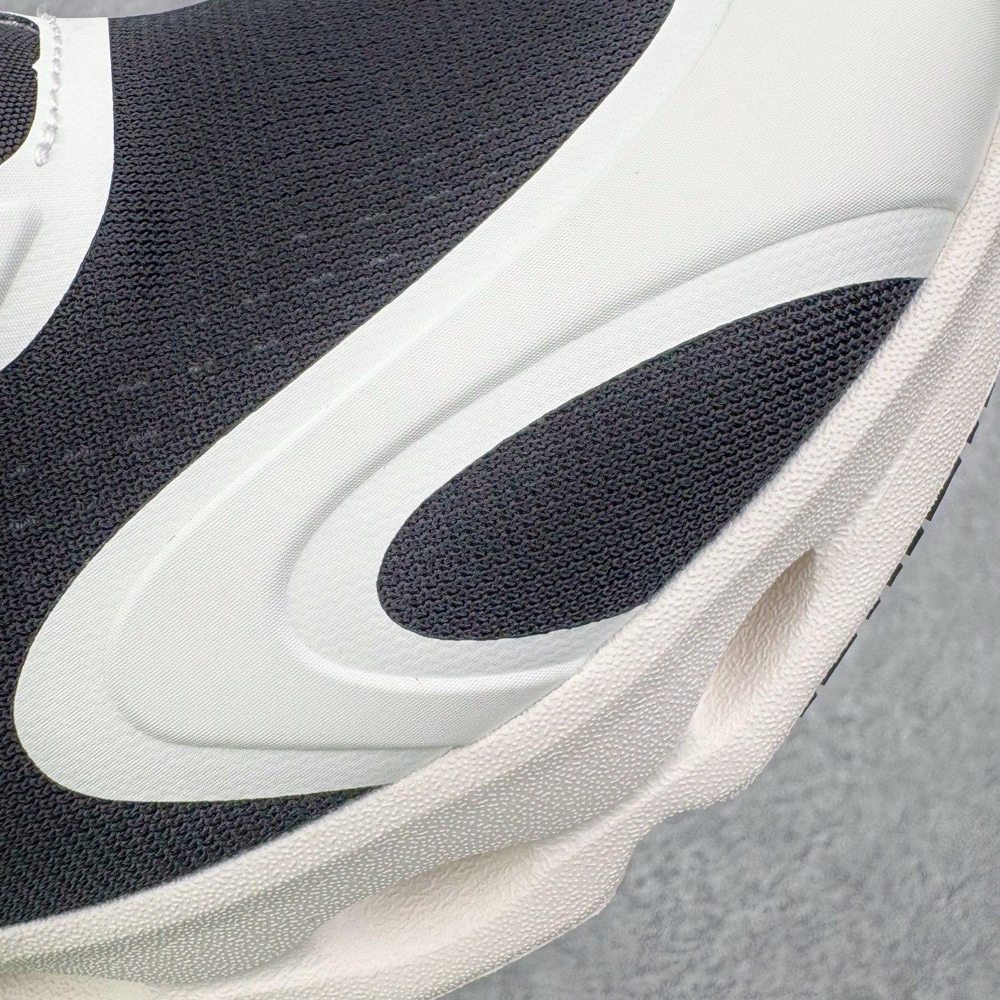 图片[17]-＃莞产 LOEWE罗意威 x ON昂跑 联名款 Cloudsolo系列 •原鞋一致橡胶底 原版高弹MD 加爆米花料 •正确后跟小蛮腰 •Logo立体有光泽度 •正确鞋头饱满立体 •鞋舌TPU立体高频 •正确鞋面网布多层厚实材料 •后跟织带高频立体 织带上浆加硬 •正确鞋带头滴胶柔软 •正确鞋垫前薄后厚有弹性（欧奈斯材料，非普通海玻璃） 尺码：36 36.5 37 37.5 38 38.5 39 40 40.5 41 42 42.5 43 44 44.5 45 46（真半码）-选品中心