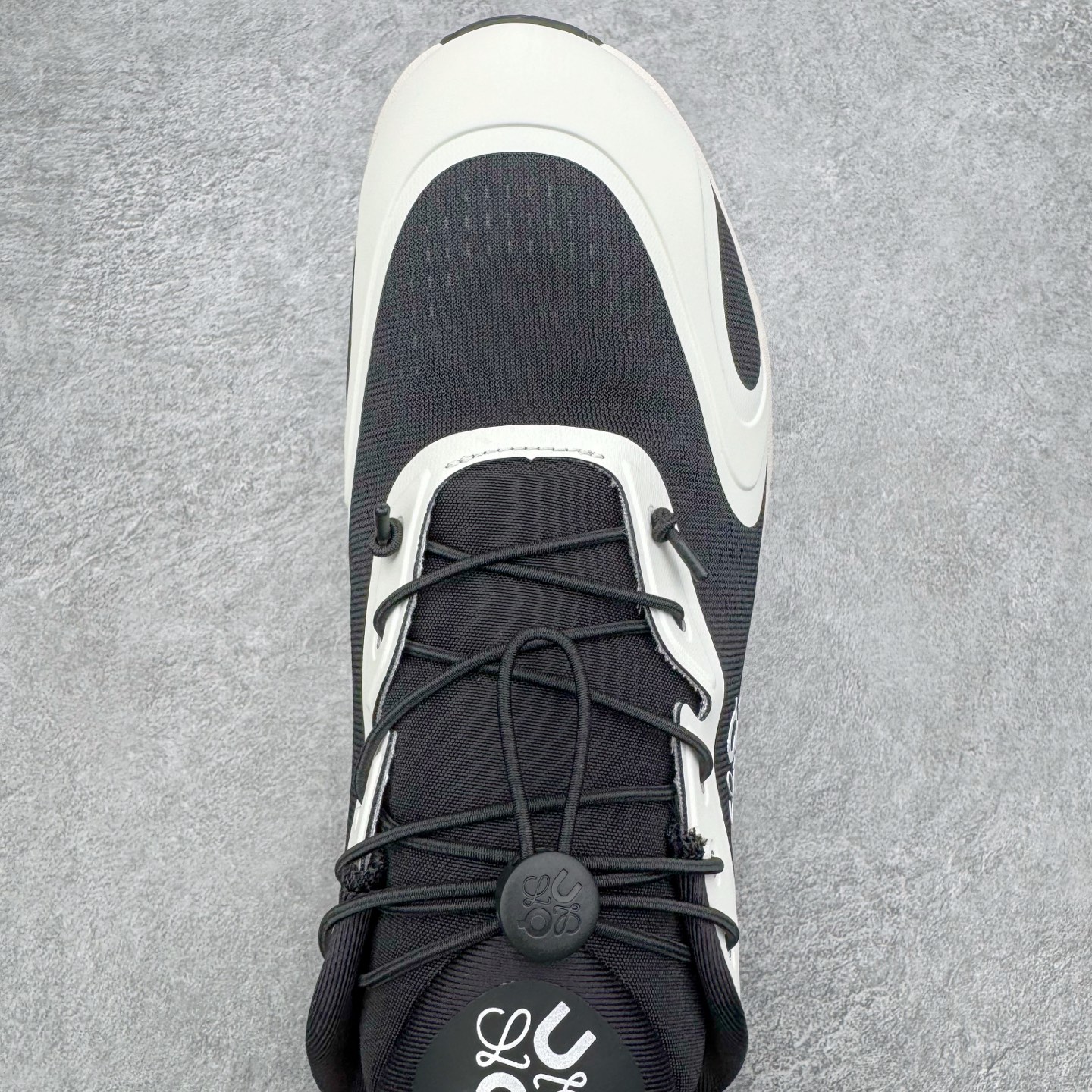 图片[4]-＃莞产 LOEWE罗意威 x ON昂跑 联名款 Cloudsolo系列 •原鞋一致橡胶底 原版高弹MD 加爆米花料 •正确后跟小蛮腰 •Logo立体有光泽度 •正确鞋头饱满立体 •鞋舌TPU立体高频 •正确鞋面网布多层厚实材料 •后跟织带高频立体 织带上浆加硬 •正确鞋带头滴胶柔软 •正确鞋垫前薄后厚有弹性（欧奈斯材料，非普通海玻璃） 尺码：36 36.5 37 37.5 38 38.5 39 40 40.5 41 42 42.5 43 44 44.5 45 46（真半码）-选品中心