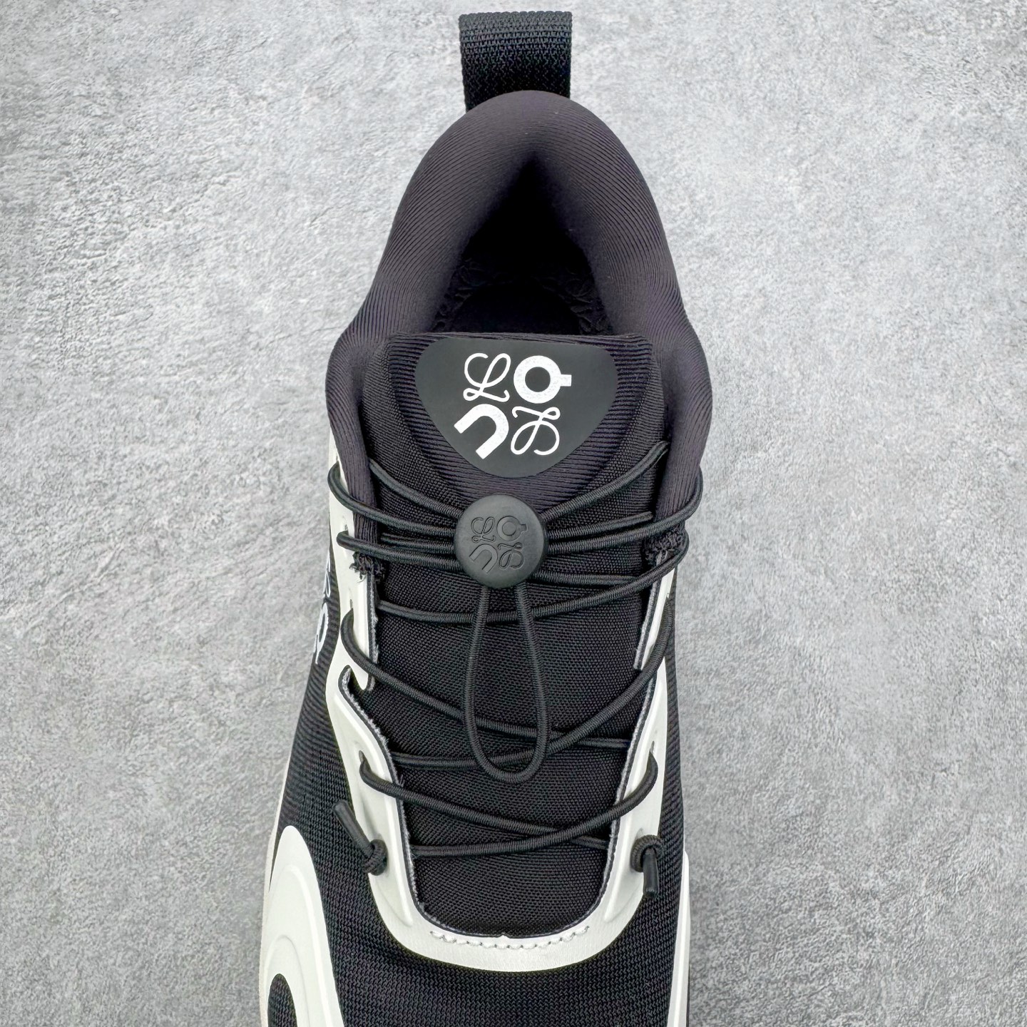 图片[5]-＃莞产 LOEWE罗意威 x ON昂跑 联名款 Cloudsolo系列 •原鞋一致橡胶底 原版高弹MD 加爆米花料 •正确后跟小蛮腰 •Logo立体有光泽度 •正确鞋头饱满立体 •鞋舌TPU立体高频 •正确鞋面网布多层厚实材料 •后跟织带高频立体 织带上浆加硬 •正确鞋带头滴胶柔软 •正确鞋垫前薄后厚有弹性（欧奈斯材料，非普通海玻璃） 尺码：36 36.5 37 37.5 38 38.5 39 40 40.5 41 42 42.5 43 44 44.5 45 46（真半码）-选品中心