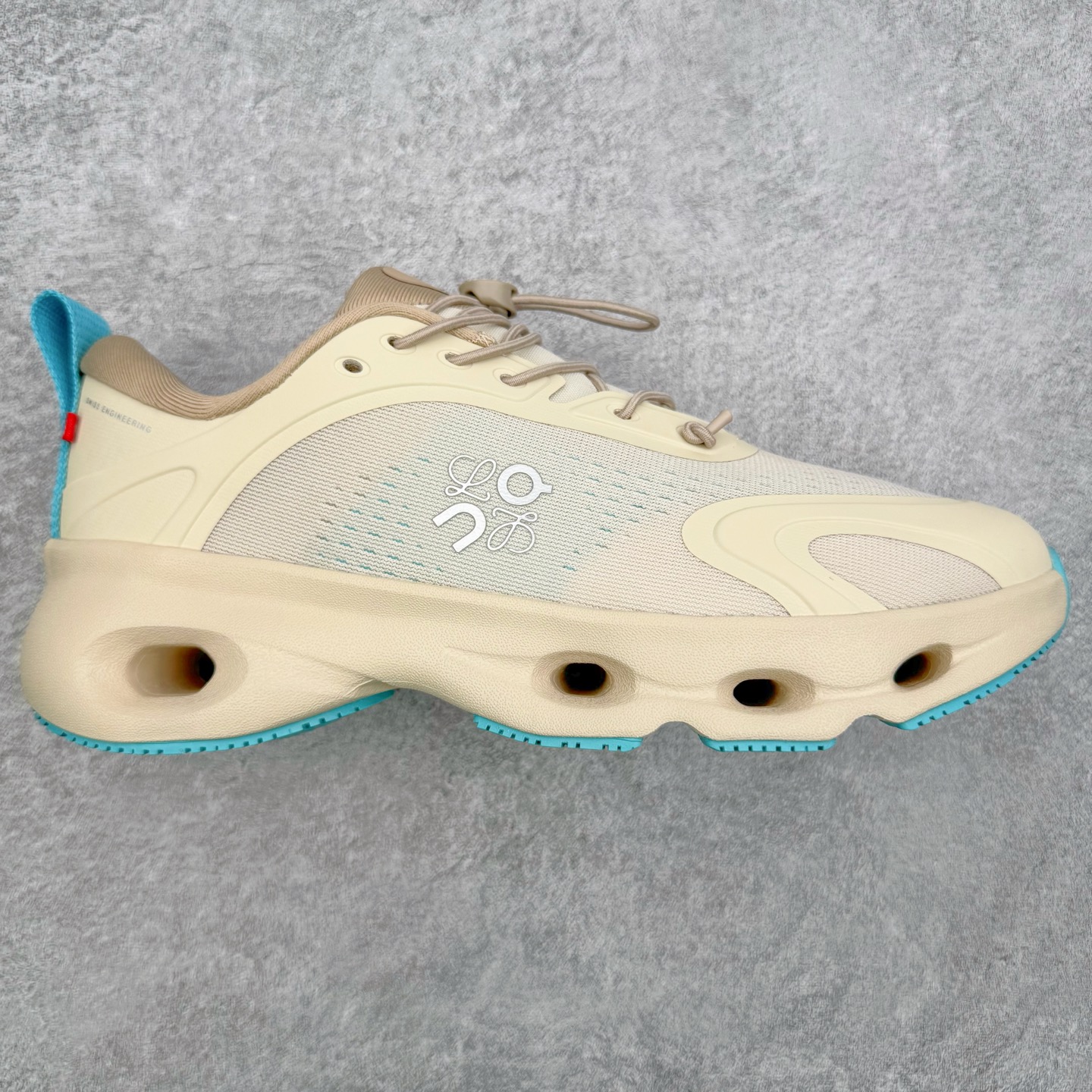 图片[2]-＃莞产 LOEWE罗意威 x ON昂跑 联名款 Cloudsolo系列 •原鞋一致橡胶底 原版高弹MD 加爆米花料 •正确后跟小蛮腰 •Logo立体有光泽度 •正确鞋头饱满立体 •鞋舌TPU立体高频 •正确鞋面网布多层厚实材料 •后跟织带高频立体 织带上浆加硬 •正确鞋带头滴胶柔软 •正确鞋垫前薄后厚有弹性（欧奈斯材料，非普通海玻璃） 尺码：36 36.5 37 37.5 38 38.5 39 40 40.5 41 42 42.5 43 44 44.5 45 46（真半码）-选品中心