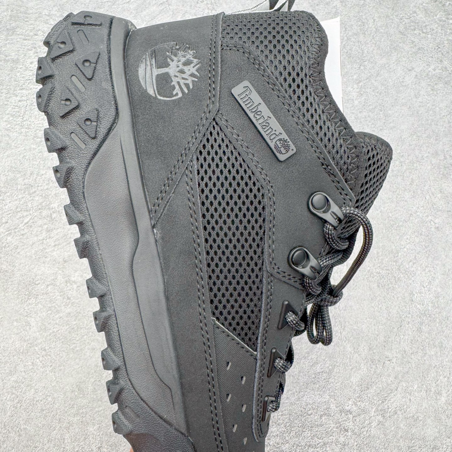 图片[6]-Timberland Greenstride Motion 6 添柏岚防滑耐磨低帮户外功能鞋 简约大方的造型设计，给人以随性休闲的时尚格调，穿着舒适轻便，运动灵活自如，满足日常个性穿搭。Timberland户外品牌最早成立于1918年的美国波士顿，它的成功故事就从第一双防水皮靴Yellow Boots开始。这双具备完全防水机能的靴子瞬间广受好评，他那独创又不失古典的款式，以及大胆使用黄色的崭新风格，吸引了广大消费者的目光。现今仍不改其原有风貌的这双黄靴，就是火遍全球的“大黄靴”。Timberland的高端工艺、实穿耐用等特点让他拥有绝对鞋界地位。尺码：40 41 41.5 42 43 43.5 44 44.5 45 45.5 46-选品中心