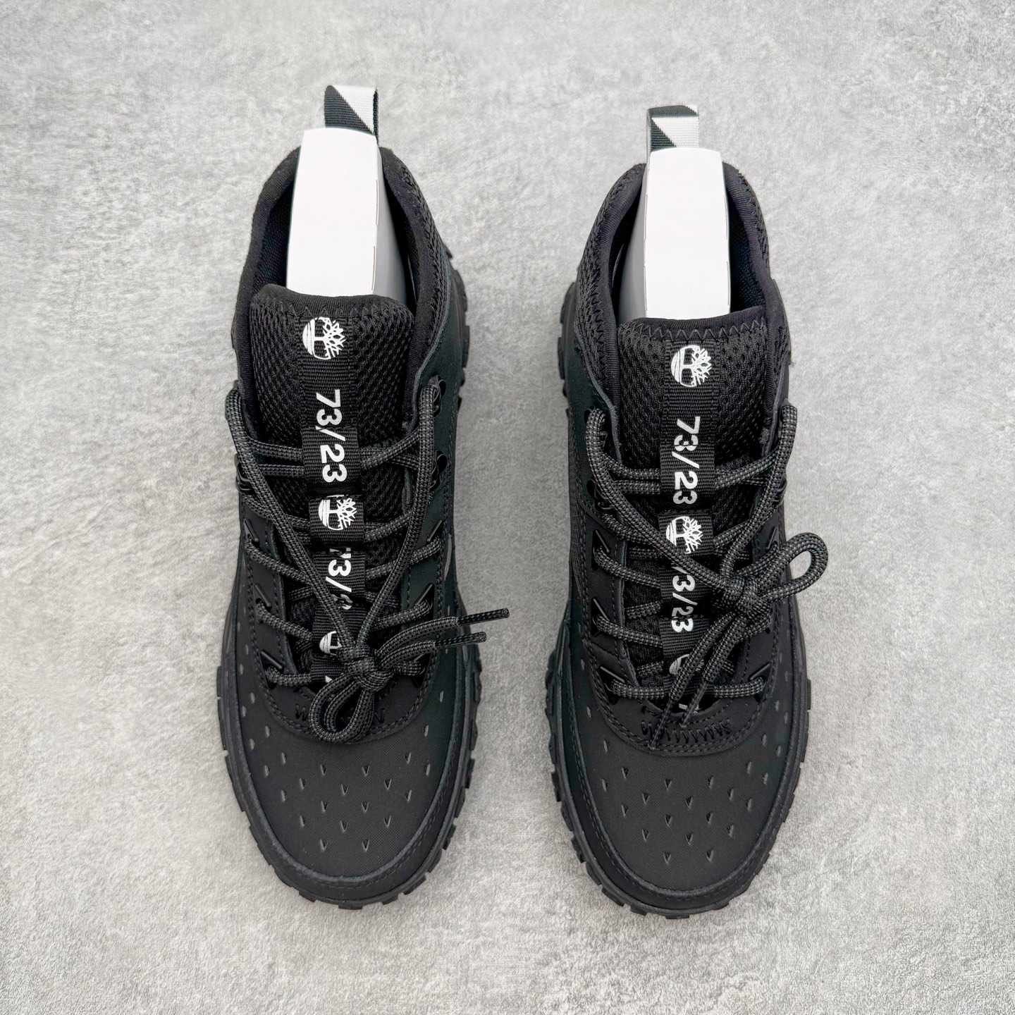 图片[2]-Timberland Greenstride Motion 6 添柏岚防滑耐磨低帮户外功能鞋 简约大方的造型设计，给人以随性休闲的时尚格调，穿着舒适轻便，运动灵活自如，满足日常个性穿搭。Timberland户外品牌最早成立于1918年的美国波士顿，它的成功故事就从第一双防水皮靴Yellow Boots开始。这双具备完全防水机能的靴子瞬间广受好评，他那独创又不失古典的款式，以及大胆使用黄色的崭新风格，吸引了广大消费者的目光。现今仍不改其原有风貌的这双黄靴，就是火遍全球的“大黄靴”。Timberland的高端工艺、实穿耐用等特点让他拥有绝对鞋界地位。尺码：40 41 41.5 42 43 43.5 44 44.5 45 45.5 46-选品中心