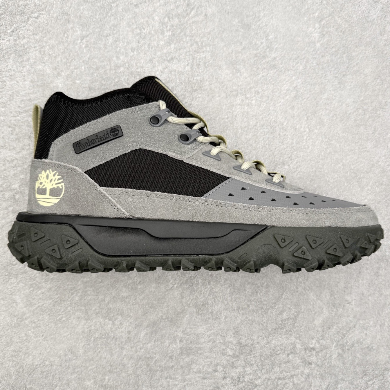 图片[9]-Timberland Greenstride Motion 6 添柏岚防滑耐磨低帮户外功能鞋 简约大方的造型设计，给人以随性休闲的时尚格调，穿着舒适轻便，运动灵活自如，满足日常个性穿搭。Timberland户外品牌最早成立于1918年的美国波士顿，它的成功故事就从第一双防水皮靴Yellow Boots开始。这双具备完全防水机能的靴子瞬间广受好评，他那独创又不失古典的款式，以及大胆使用黄色的崭新风格，吸引了广大消费者的目光。现今仍不改其原有风貌的这双黄靴，就是火遍全球的“大黄靴”。Timberland的高端工艺、实穿耐用等特点让他拥有绝对鞋界地位。尺码：40 41 41.5 42 43 43.5 44 44.5 45 45.5 46-选品中心