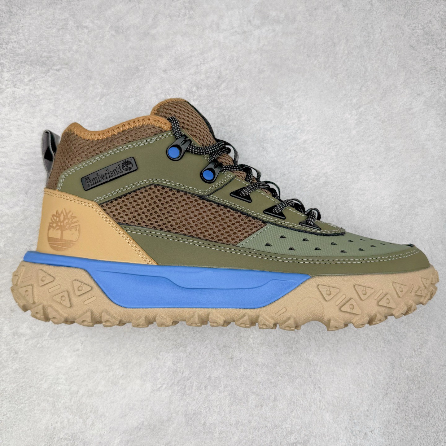 图片[4]-Timberland Greenstride Motion 6 添柏岚防滑耐磨低帮户外功能鞋 简约大方的造型设计，给人以随性休闲的时尚格调，穿着舒适轻便，运动灵活自如，满足日常个性穿搭。Timberland户外品牌最早成立于1918年的美国波士顿，它的成功故事就从第一双防水皮靴Yellow Boots开始。这双具备完全防水机能的靴子瞬间广受好评，他那独创又不失古典的款式，以及大胆使用黄色的崭新风格，吸引了广大消费者的目光。现今仍不改其原有风貌的这双黄靴，就是火遍全球的“大黄靴”。Timberland的高端工艺、实穿耐用等特点让他拥有绝对鞋界地位。尺码：40 41 41.5 42 43 43.5 44 44.5 45 45.5 46-选品中心