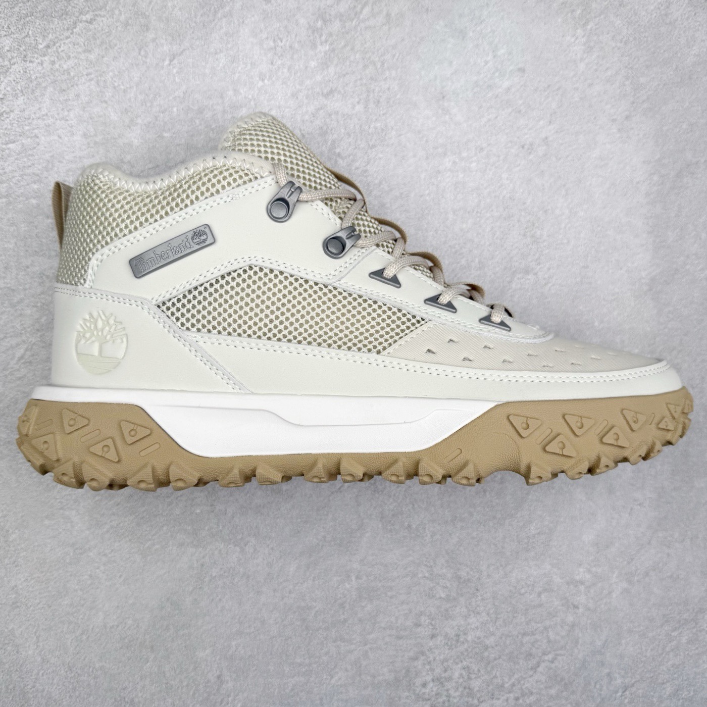 图片[6]-Timberland Greenstride Motion 6 添柏岚防滑耐磨低帮户外功能鞋 简约大方的造型设计，给人以随性休闲的时尚格调，穿着舒适轻便，运动灵活自如，满足日常个性穿搭。Timberland户外品牌最早成立于1918年的美国波士顿，它的成功故事就从第一双防水皮靴Yellow Boots开始。这双具备完全防水机能的靴子瞬间广受好评，他那独创又不失古典的款式，以及大胆使用黄色的崭新风格，吸引了广大消费者的目光。现今仍不改其原有风貌的这双黄靴，就是火遍全球的“大黄靴”。Timberland的高端工艺、实穿耐用等特点让他拥有绝对鞋界地位。尺码：40 41 41.5 42 43 43.5 44 44.5 45 45.5 46-选品中心