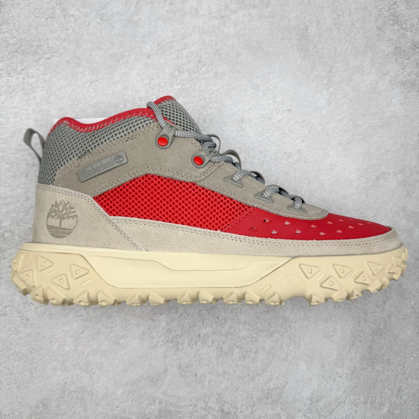 图片[7]-Timberland Greenstride Motion 6 添柏岚防滑耐磨低帮户外功能鞋 简约大方的造型设计，给人以随性休闲的时尚格调，穿着舒适轻便，运动灵活自如，满足日常个性穿搭。Timberland户外品牌最早成立于1918年的美国波士顿，它的成功故事就从第一双防水皮靴Yellow Boots开始。这双具备完全防水机能的靴子瞬间广受好评，他那独创又不失古典的款式，以及大胆使用黄色的崭新风格，吸引了广大消费者的目光。现今仍不改其原有风貌的这双黄靴，就是火遍全球的“大黄靴”。Timberland的高端工艺、实穿耐用等特点让他拥有绝对鞋界地位。尺码：40 41 41.5 42 43 43.5 44 44.5 45 45.5 46-选品中心