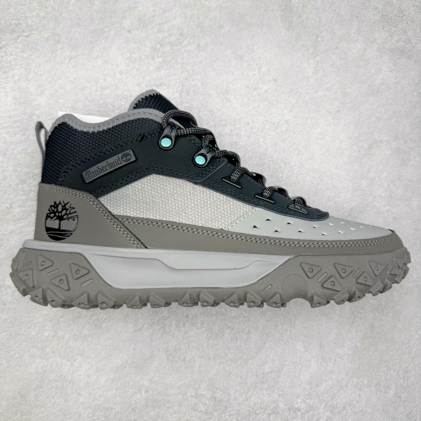 图片[8]-Timberland Greenstride Motion 6 添柏岚防滑耐磨低帮户外功能鞋 简约大方的造型设计，给人以随性休闲的时尚格调，穿着舒适轻便，运动灵活自如，满足日常个性穿搭。Timberland户外品牌最早成立于1918年的美国波士顿，它的成功故事就从第一双防水皮靴Yellow Boots开始。这双具备完全防水机能的靴子瞬间广受好评，他那独创又不失古典的款式，以及大胆使用黄色的崭新风格，吸引了广大消费者的目光。现今仍不改其原有风貌的这双黄靴，就是火遍全球的“大黄靴”。Timberland的高端工艺、实穿耐用等特点让他拥有绝对鞋界地位。尺码：40 41 41.5 42 43 43.5 44 44.5 45 45.5 46-选品中心