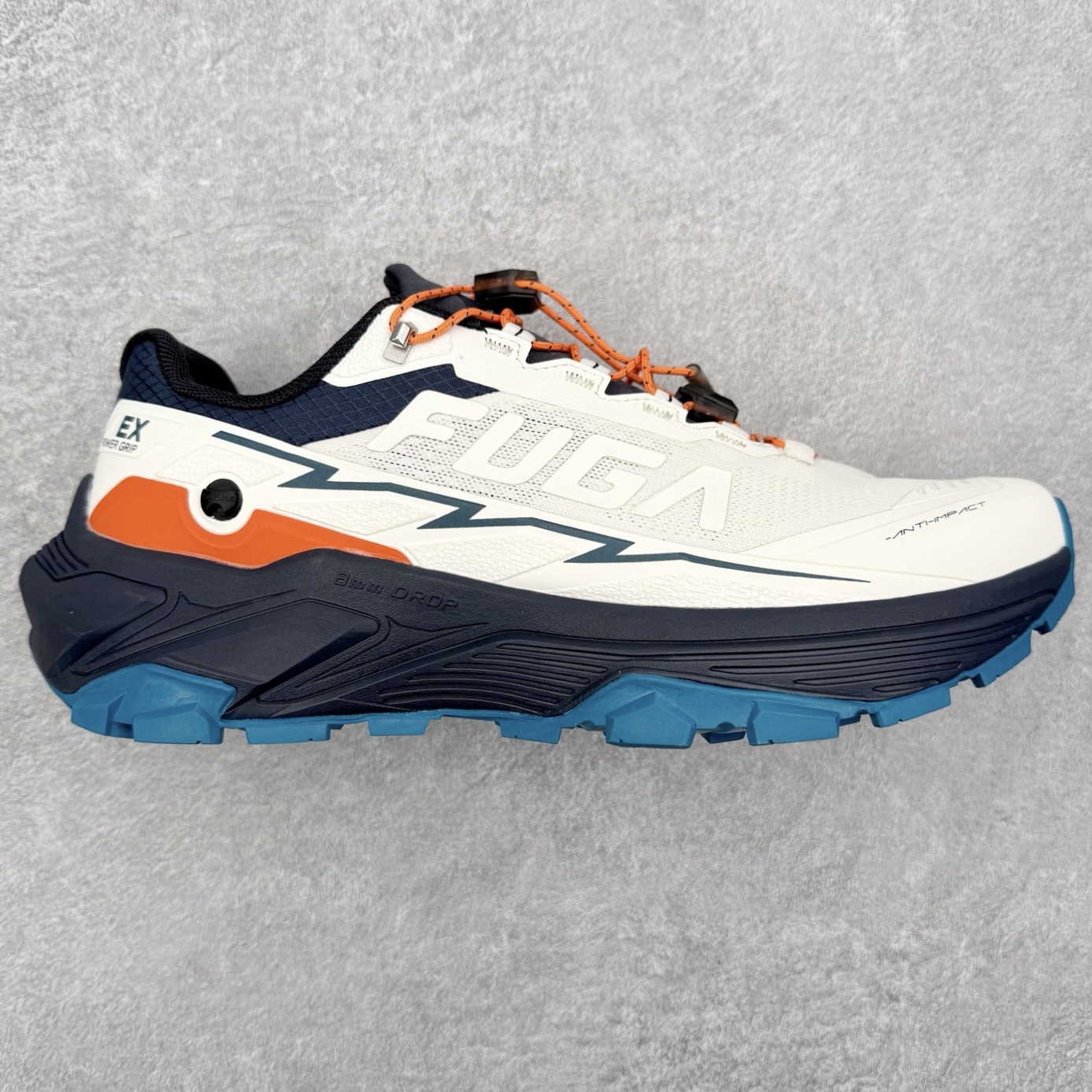 ＃K版 KAILAS FUGA EX3 BOA 凯乐石25款舒适缓冲徒步 织物TPU减震防滑透气包裹性轻便低帮 超强抓地力越野跑步鞋 KAILAS凯乐石品牌是全球三大全系攀登品牌之一，于2003年创立于中国广州，致力于为有攀登梦想的户外运动员及爱好者，研发制造功能性专业装备，满足他们在极限环境下安全舒适的需求，凯乐石专注于科技面料的开发及专业功能设计，产品线覆盖登山、攀岩、徒步、越野跑山、露营、旅行等多项户外运动，通过运动员的测试反馈，不断进化迭代，产品荣获国内外大奖71座，发明专利21个，更突破性的自主研发攀登器械，打造出中国的攀登硬实力。实拍调校N版已经零色差零失真 百分百还原实物色彩所见即所得 不存在货不对板色差等低级问题 选购参考实物拍摄 不混卖不参货 只用心做好货严格选品 承诺混一赔十 尺码：36 36.5 37.5 38 38.5 39 39.5 40 40.5 41 41.5 42 42.5 43 44 44.5 45-选品中心