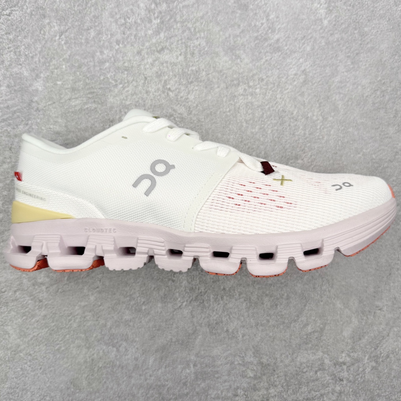 On昂跑 Cloudmonster 舒适 织物防滑透气回弹 低帮 休闲长跑城市通勤跑步鞋 此运动品牌 开创于2010年 缓震着陆、强效回弹、轻柔质感的设计构思始终是ON研制关键 与此同时基于“为全球提供革新性的跑步感受”信念 陆续推出了多款跑鞋及其以专业运动人体跑步工程学为设计关键的功能性跑步服饰设备 让跑者不费力气地畅快畅跑 尺码：36 36.5 37.5 38 38.5 39 40 40.5 41 42 42.5 43 44 44.5 45-选品中心