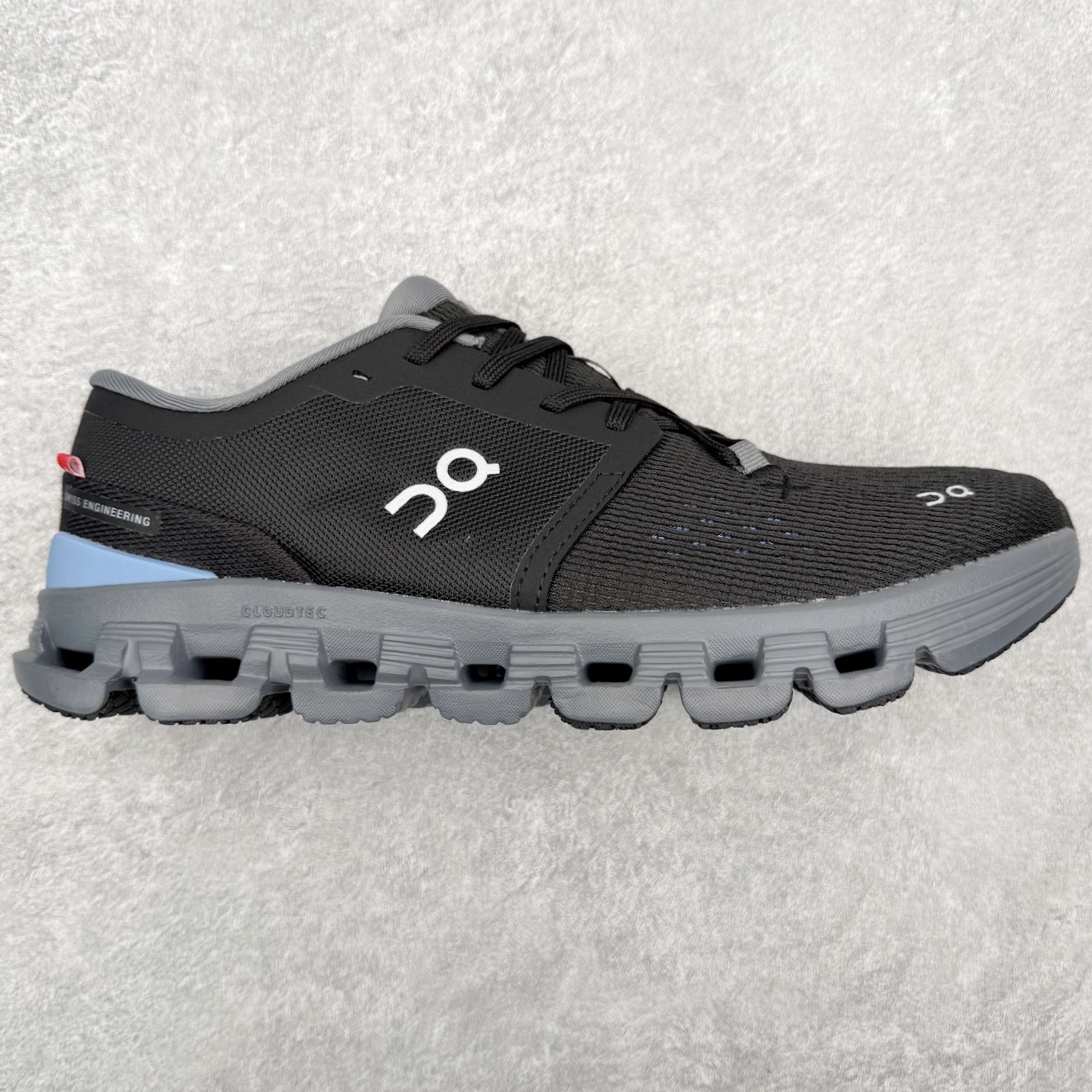 On昂跑 Cloudmonster 舒适 织物防滑透气回弹 低帮 休闲长跑城市通勤跑步鞋 此运动品牌 开创于2010年 缓震着陆、强效回弹、轻柔质感的设计构思始终是ON研制关键 与此同时基于“为全球提供革新性的跑步感受”信念 陆续推出了多款跑鞋及其以专业运动人体跑步工程学为设计关键的功能性跑步服饰设备 让跑者不费力气地畅快畅跑 尺码：36 36.5 37.5 38 38.5 39 40 40.5 41 42 42.5 43 44 44.5 45-选品中心