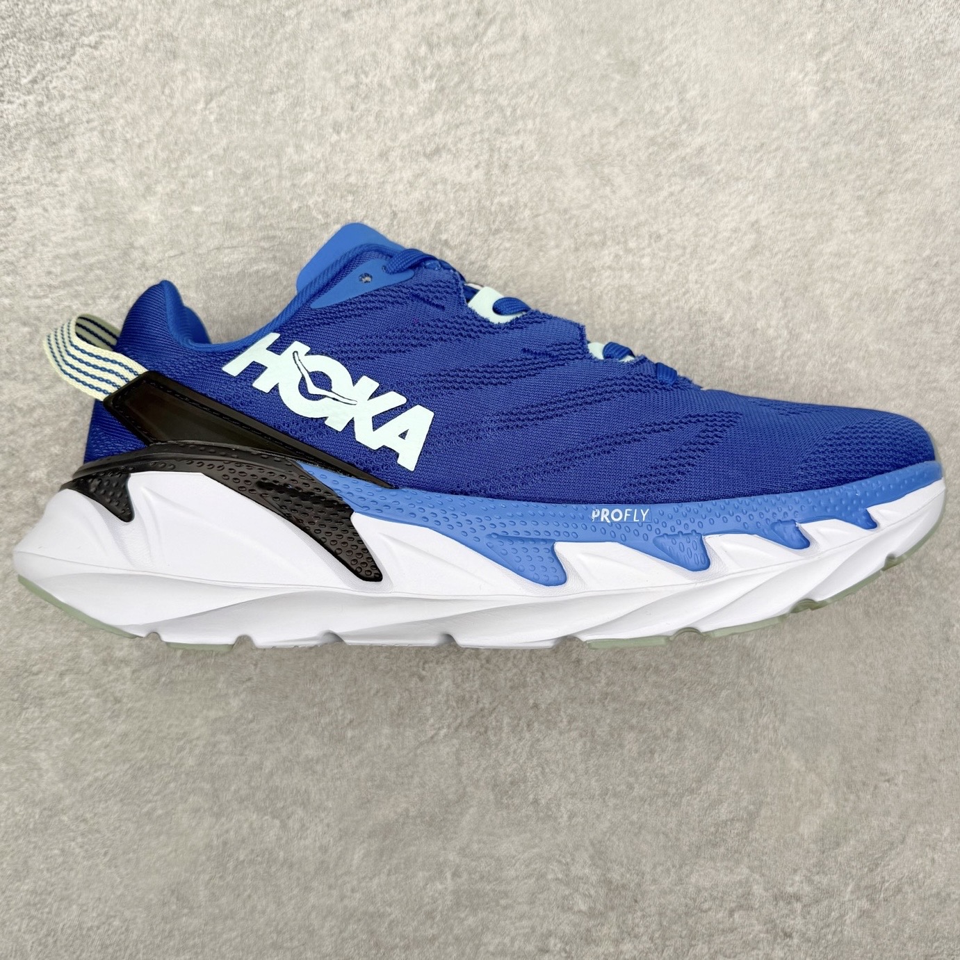 图片[9]-＃纯原福利 HOKA ONE ONE Elevon 2 TS 日常轻盈反光舒适 休闲训练长跑短跑跑步鞋 男女同款 HOKA ONE ONE是来自美国的跑步鞋知名品牌，创立于2009年，始终致力于为所有跑者提供更新、更好的跑步装备。相比常规跑鞋，HOKA ONE ONE特别研发使用性能独特的几何形跑鞋中底，此种鞋底更厚、更高、回弹性也更好，除了卓越的缓冲性能，它还能为各种阶段的跑者带来更具动感、更加稳定的跑步体验。HOKAONE ONE从设计之初就清楚意识到，要保证跑者步幅的均匀一致，双脚自然而然的运动至关重要。尺码：36 36.5 37.5 38 39 40 40.5 41 42 42.5 43 44 45-选品中心