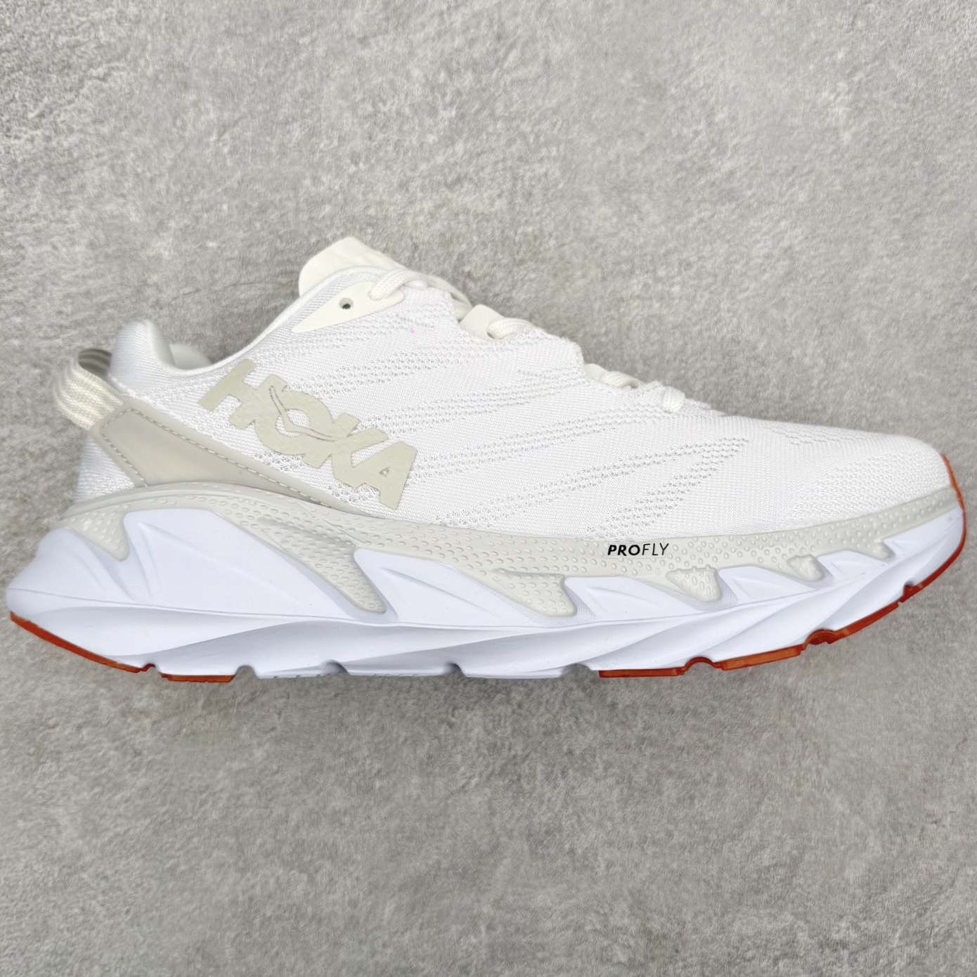 图片[8]-＃纯原福利 HOKA ONE ONE Elevon 2 TS 日常轻盈反光舒适 休闲训练长跑短跑跑步鞋 男女同款 HOKA ONE ONE是来自美国的跑步鞋知名品牌，创立于2009年，始终致力于为所有跑者提供更新、更好的跑步装备。相比常规跑鞋，HOKA ONE ONE特别研发使用性能独特的几何形跑鞋中底，此种鞋底更厚、更高、回弹性也更好，除了卓越的缓冲性能，它还能为各种阶段的跑者带来更具动感、更加稳定的跑步体验。HOKAONE ONE从设计之初就清楚意识到，要保证跑者步幅的均匀一致，双脚自然而然的运动至关重要。尺码：36 36.5 37.5 38 39 40 40.5 41 42 42.5 43 44 45-选品中心