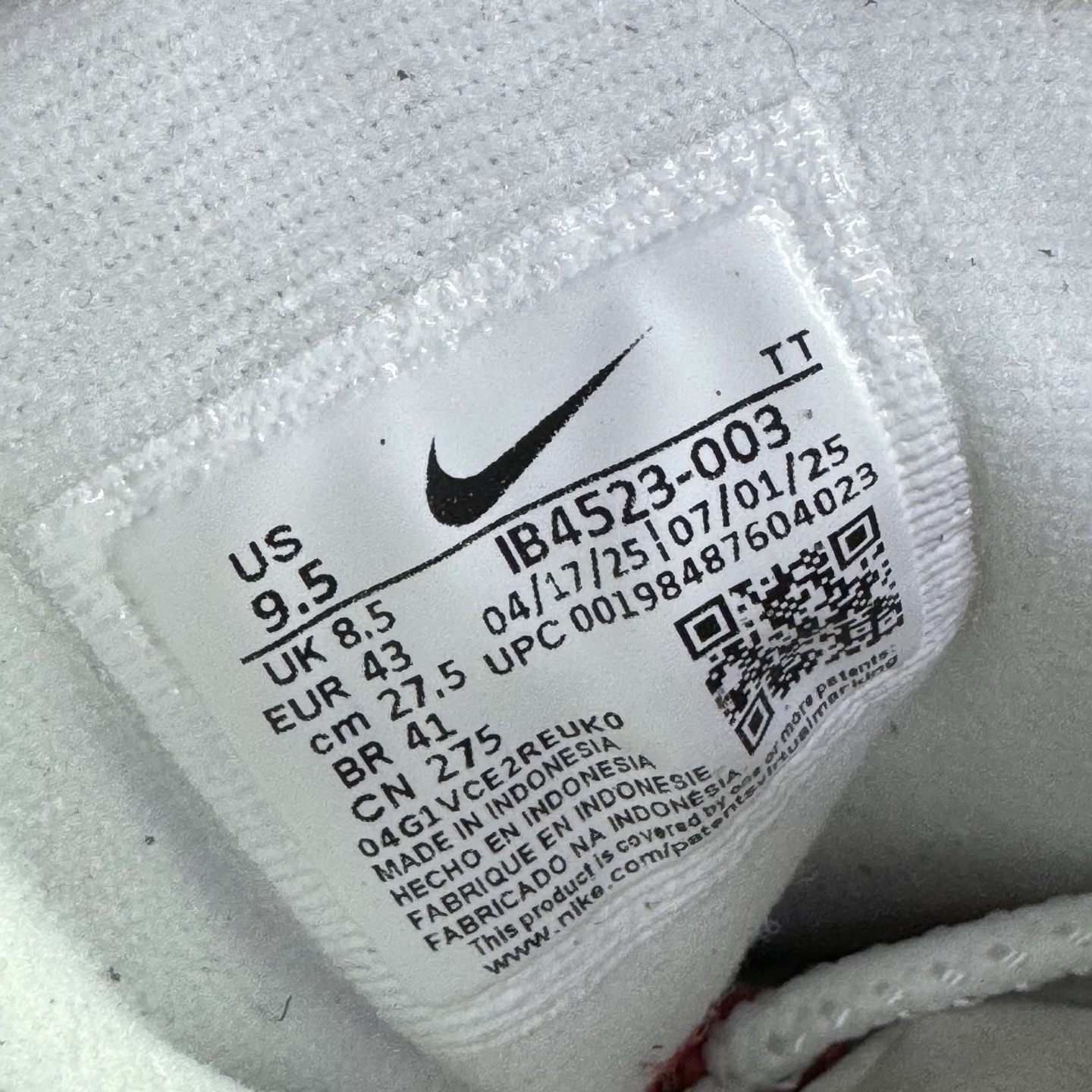 图片[19]-＃SF外贸特供 UNDEFEATED x NK Air Max 95 SP 上海限定 联名灰红 IB4523-003 亲自操刀耗时半年开发 重金购买全套印尼原厂纸板楦头开发 2025官方主推系列 致敬诞生30周年的传奇鞋型 Air Max 95 系列再度重磅复刻归来 以全新配色续写光辉历史 更以现代手法重塑经典 将复古风格与前沿科技完美融合 一比一鞋头弧度高度鞋身弧度 东莞原厂模具大底 一码一模 原厂高韧性Tpu 独家供应35.5 45.5 48.5 49.5 50.5 原厂特供同批次皮料与Zp零色差 原厂特供内外标均可过绿X扫描认证 独家原装Big Bubble气垫 气垫体积更大 提供更强的缓震性能和回弹性 进口玻璃冲刀皮料裁剪零毛边 电脑针车工艺 鞋面不留荧光细节 平台可冲 超高鞋面清洁度 最高QC检验标准 控制溢胶瑕疵 每一双都是工艺品 实拍调校N版已经零色差零失真 百分百还原实物色彩所见即所得 不存在货不对板色差等低级问题 选购参考实物拍摄 不混卖不参货 只用心做好货严格选品 承诺混一赔十 尺码：35.5 36 36.5 37.5 38 38.5 39 40 40.5 41 42 42.5 43 44 44.5 45 45.5 46 47.5 48.5 49.5 50.5-选品中心