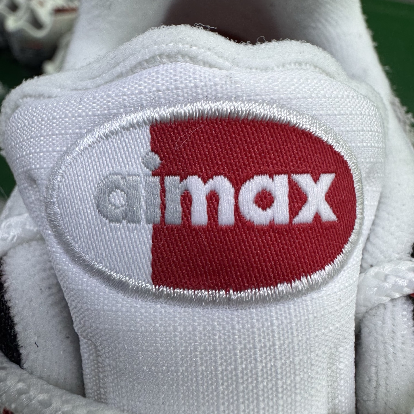 图片[16]-＃SF外贸特供 UNDEFEATED x NK Air Max 95 SP 上海限定 联名灰红 IB4523-003 亲自操刀耗时半年开发 重金购买全套印尼原厂纸板楦头开发 2025官方主推系列 致敬诞生30周年的传奇鞋型 Air Max 95 系列再度重磅复刻归来 以全新配色续写光辉历史 更以现代手法重塑经典 将复古风格与前沿科技完美融合 一比一鞋头弧度高度鞋身弧度 东莞原厂模具大底 一码一模 原厂高韧性Tpu 独家供应35.5 45.5 48.5 49.5 50.5 原厂特供同批次皮料与Zp零色差 原厂特供内外标均可过绿X扫描认证 独家原装Big Bubble气垫 气垫体积更大 提供更强的缓震性能和回弹性 进口玻璃冲刀皮料裁剪零毛边 电脑针车工艺 鞋面不留荧光细节 平台可冲 超高鞋面清洁度 最高QC检验标准 控制溢胶瑕疵 每一双都是工艺品 实拍调校N版已经零色差零失真 百分百还原实物色彩所见即所得 不存在货不对板色差等低级问题 选购参考实物拍摄 不混卖不参货 只用心做好货严格选品 承诺混一赔十 尺码：35.5 36 36.5 37.5 38 38.5 39 40 40.5 41 42 42.5 43 44 44.5 45 45.5 46 47.5 48.5 49.5 50.5-选品中心