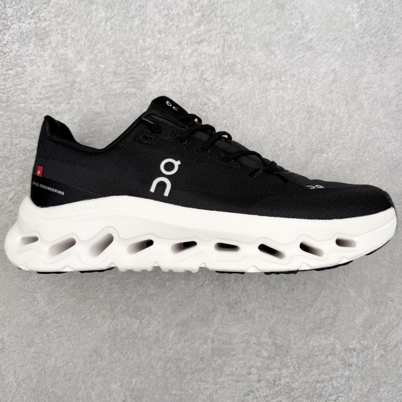 ＃福利特价 On昂跑 Cloudtilt 圆头系带减震耐磨低帮生活休闲鞋 此运动品牌 开创于2010年 缓震着陆、强效回弹、轻柔质感的设计构思始终是ON研制关键 与此同时基于“为全球提供革新性的跑步感受”信念 陆续推出了多款跑鞋及其以专业运动人体跑步工程学为设计关键的功能性跑步服饰设备 让跑者不费力气地畅快畅跑 尺码：36 36.5 37.5 38 38.5 39 40 40.5 41 42 42.5 43 44 44.5 45-选品中心