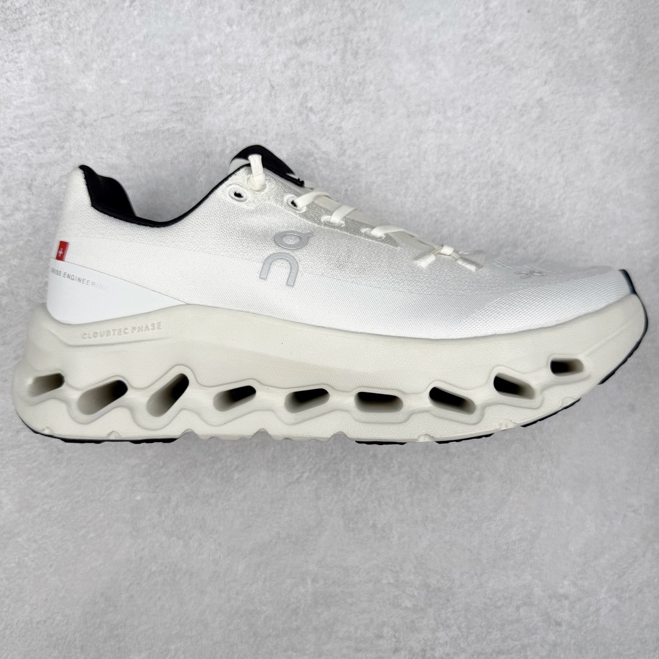 ＃福利特价 On昂跑 Cloudtilt 圆头系带减震耐磨低帮生活休闲鞋 此运动品牌 开创于2010年 缓震着陆、强效回弹、轻柔质感的设计构思始终是ON研制关键 与此同时基于“为全球提供革新性的跑步感受”信念 陆续推出了多款跑鞋及其以专业运动人体跑步工程学为设计关键的功能性跑步服饰设备 让跑者不费力气地畅快畅跑 尺码：36 36.5 37.5 38 38.5 39 40 40.5 41 42 42.5 43 44 44.5 45-选品中心