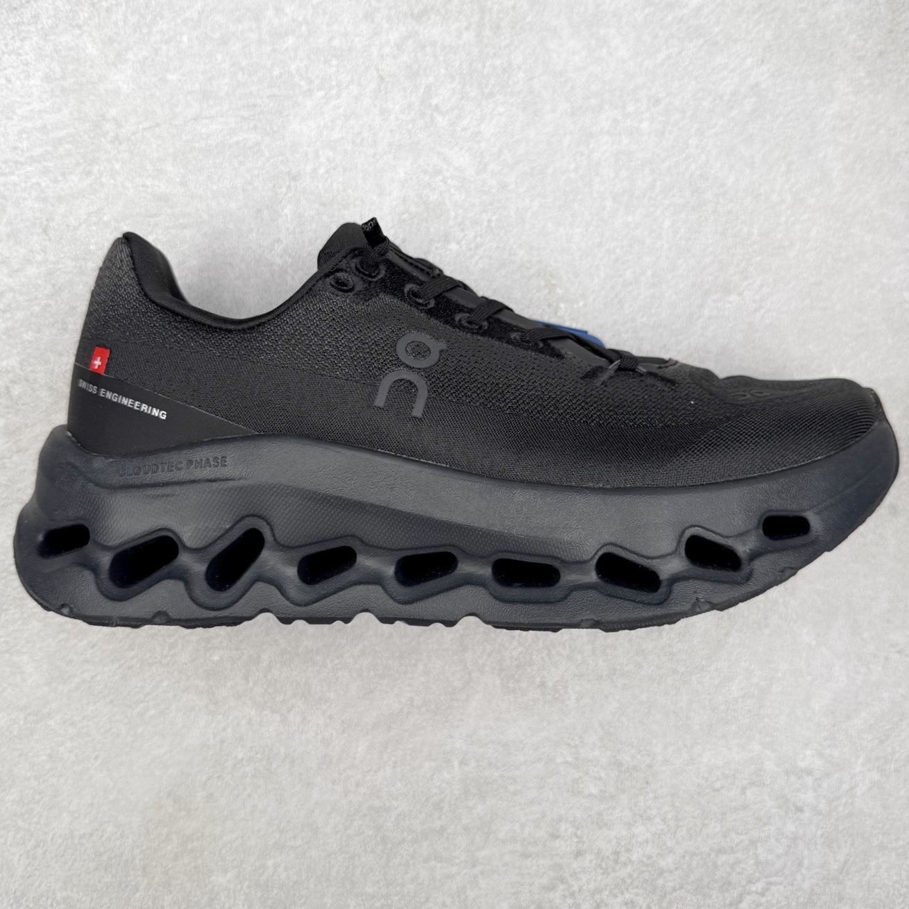 ＃福利特价 On昂跑 Cloudtilt 圆头系带减震耐磨低帮生活休闲鞋 此运动品牌 开创于2010年 缓震着陆、强效回弹、轻柔质感的设计构思始终是ON研制关键 与此同时基于“为全球提供革新性的跑步感受”信念 陆续推出了多款跑鞋及其以专业运动人体跑步工程学为设计关键的功能性跑步服饰设备 让跑者不费力气地畅快畅跑 尺码：36 36.5 37.5 38 38.5 39 40 40.5 41 42 42.5 43 44 44.5 45-选品中心