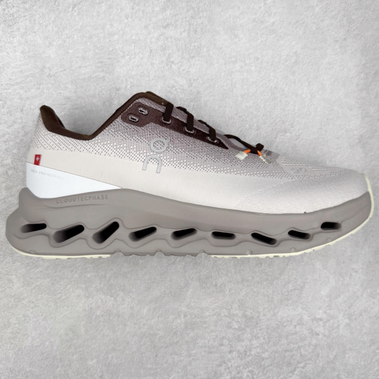 图片[5]-＃福利特价 On昂跑 Cloudtilt 圆头系带减震耐磨低帮生活休闲鞋 此运动品牌 开创于2010年 缓震着陆、强效回弹、轻柔质感的设计构思始终是ON研制关键 与此同时基于“为全球提供革新性的跑步感受”信念 陆续推出了多款跑鞋及其以专业运动人体跑步工程学为设计关键的功能性跑步服饰设备 让跑者不费力气地畅快畅跑 尺码：36 36.5 37.5 38 38.5 39 40 40.5 41 42 42.5 43 44 44.5 45-选品中心