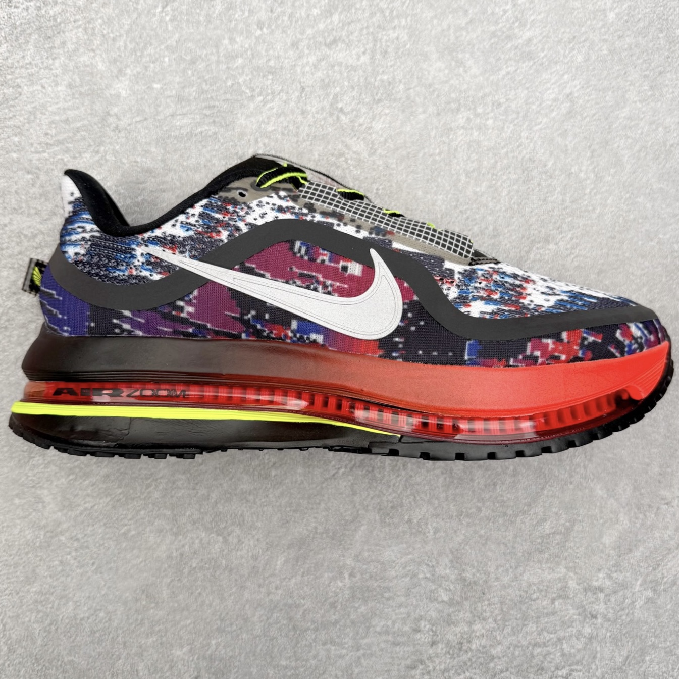 ＃纯原 NK Pegasus Premium 飞马全掌气垫跑步运动鞋 气垫的究极进化 NIKE 2025S 新王炸 • 在特有Air科技加持下，耐克带来全新Pegasus Premium。这款跑鞋在传承耐克飞马（Pegasus）系列标志性的缓震功能的同时，将首次搭载耐克的塑型可视化Air Zoom气垫单元。• 塑型Air Zoom气垫单元贴合脚部的自然轮廓，帮助跑者在从后跟到脚趾的过渡中能够有效传递力量，带来一种前所未有的轻盈、顺畅回馈体验。中底采用ZoomX泡绵，后跟则使用ReactX泡绵，为跑者提供稳定流畅的推进感。• 塑型可视化Air Zoom气垫单元和精心配置的泡绵组合，让Pegasus Premium成为耐克飞马系列中颇具能量回馈的鞋款。• 全新Pegasus Premium不仅展示了耐克势头强劲的创新周期，证明了其特有的Air科技的强大实力，更体现了耐克倾听和服务运动员的能力。尺码：36 36.5 37.5 38 38.5 39 40 40.5 41 42 42.5 43 44 44.5 45-选品中心