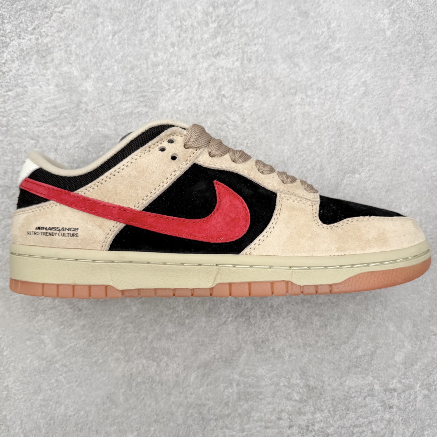 ＃F版 NK SB Dunk Low Pro HJ0367-200 实力大厂出品 新配色陆续开发 利润个位数只为口碑 全套原纸板楦头开发 确保原汁原味 完美呈现DUNK版型 一比一鞋头弧度高度鞋身弧度 此版本只针对中端市场 皮料材质有所更替 其他数据细节工艺流程均保持一致 绝不口嗨 细节品控鞋型随意对比 独家私模官方第六代原厂航空铝磨具打磨大底 鞋头坡度极致还原 无解鞋型 原盒原配 圈内天花板工艺 原厂玻璃冲刀 超高清洁度 全鞋零毛边皮料切割 原厂中底布点胶 中底布拉帮走线遵循公司 尺码：36 36.5 37.5 38 38.5 39 40 40.5 41 42 42.5 43 44 44.5 45 46-选品中心