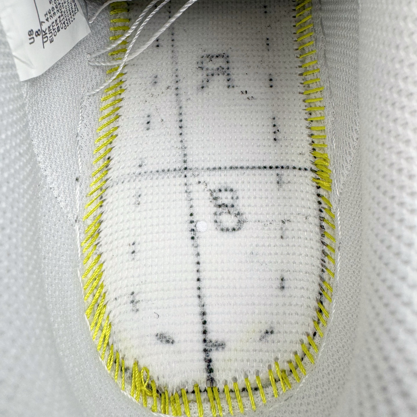 图片[12]-＃G5 NK Air Force 1 Low \’07 空军一号低帮经典板鞋 CNY马年限定 IQ1119-011 同步官方2025全新版本 不规则波浪大底咬花 全鞋电脑针车 工整有序 视觉效果满分 原厂拉帮手法 标准四线 密度针距针孔大小控制到位 原装反口里网布海绵 正确卡色网眼大小 新版鞋撑改用纸团代替 原厂港宝加持完美还原灵魂版型 原盒原配从里到外百分百还原 原厂全头层原厂皮料 原标原盒 内置Sole气垫 中底白色背胶 中底划线 已经无限的接近公司 原厂楦头 原厂刺绣 后跟弧度修正 独家私模最大开发到47.5 尺码：35.5 36 36.5 37.5 38 38.5 39 40 40.5 41 42 42.5 43 44 44.5 45 46 47.5-选品中心