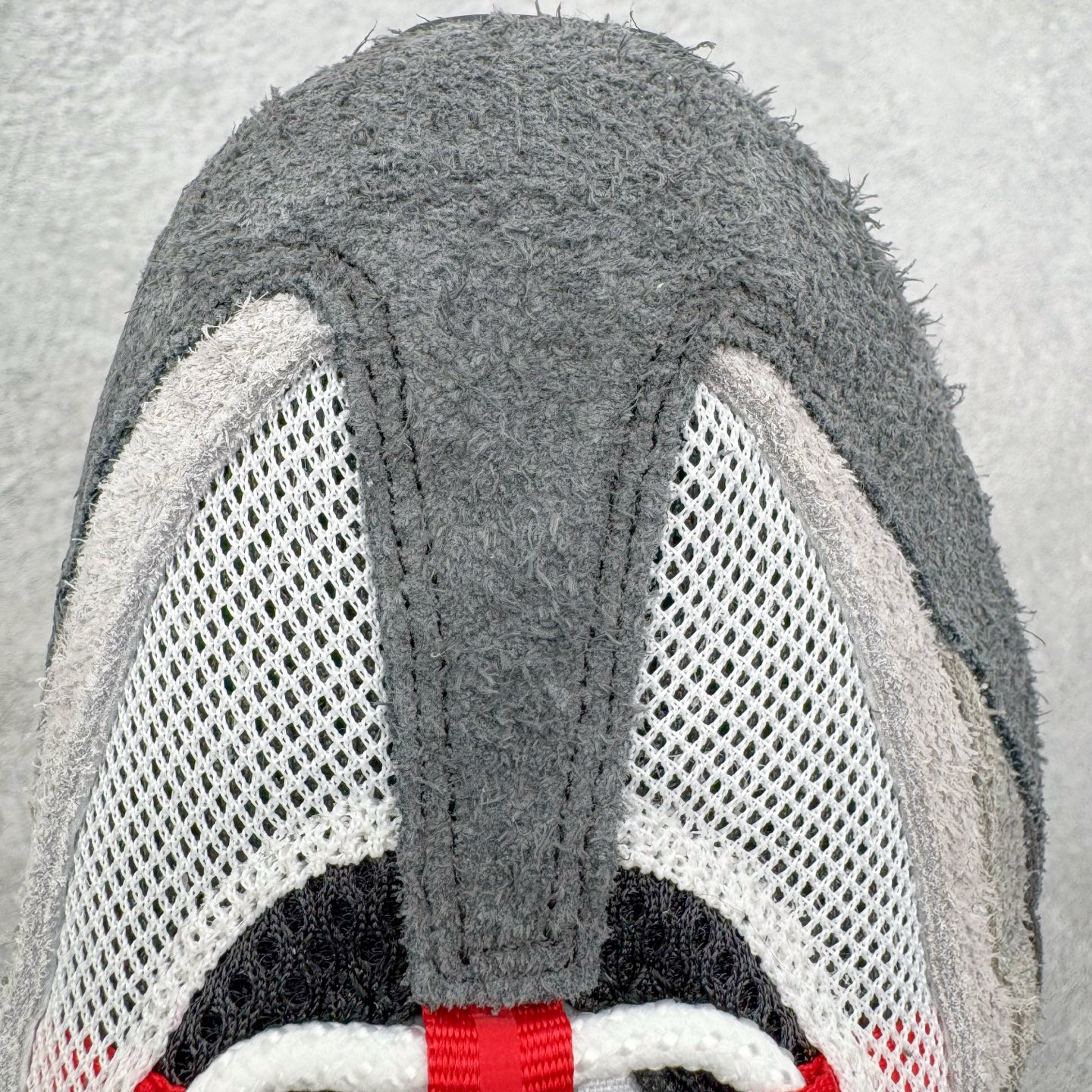 图片[15]-＃SF外贸特供 UNDEFEATED x NK Air Max 95 SP 上海限定 联名灰红 IB4523-003 亲自操刀耗时半年开发 重金购买全套印尼原厂纸板楦头开发 2025官方主推系列 致敬诞生30周年的传奇鞋型 Air Max 95 系列再度重磅复刻归来 以全新配色续写光辉历史 更以现代手法重塑经典 将复古风格与前沿科技完美融合 一比一鞋头弧度高度鞋身弧度 东莞原厂模具大底 一码一模 原厂高韧性Tpu 独家供应35.5 45.5 48.5 49.5 50.5 原厂特供同批次皮料与Zp零色差 原厂特供内外标均可过绿X扫描认证 独家原装Big Bubble气垫 气垫体积更大 提供更强的缓震性能和回弹性 进口玻璃冲刀皮料裁剪零毛边 电脑针车工艺 鞋面不留荧光细节 平台可冲 超高鞋面清洁度 最高QC检验标准 控制溢胶瑕疵 每一双都是工艺品 实拍调校N版已经零色差零失真 百分百还原实物色彩所见即所得 不存在货不对板色差等低级问题 选购参考实物拍摄 不混卖不参货 只用心做好货严格选品 承诺混一赔十 尺码：35.5 36 36.5 37.5 38 38.5 39 40 40.5 41 42 42.5 43 44 44.5 45 45.5 46 47.5 48.5 49.5 50.5-选品中心