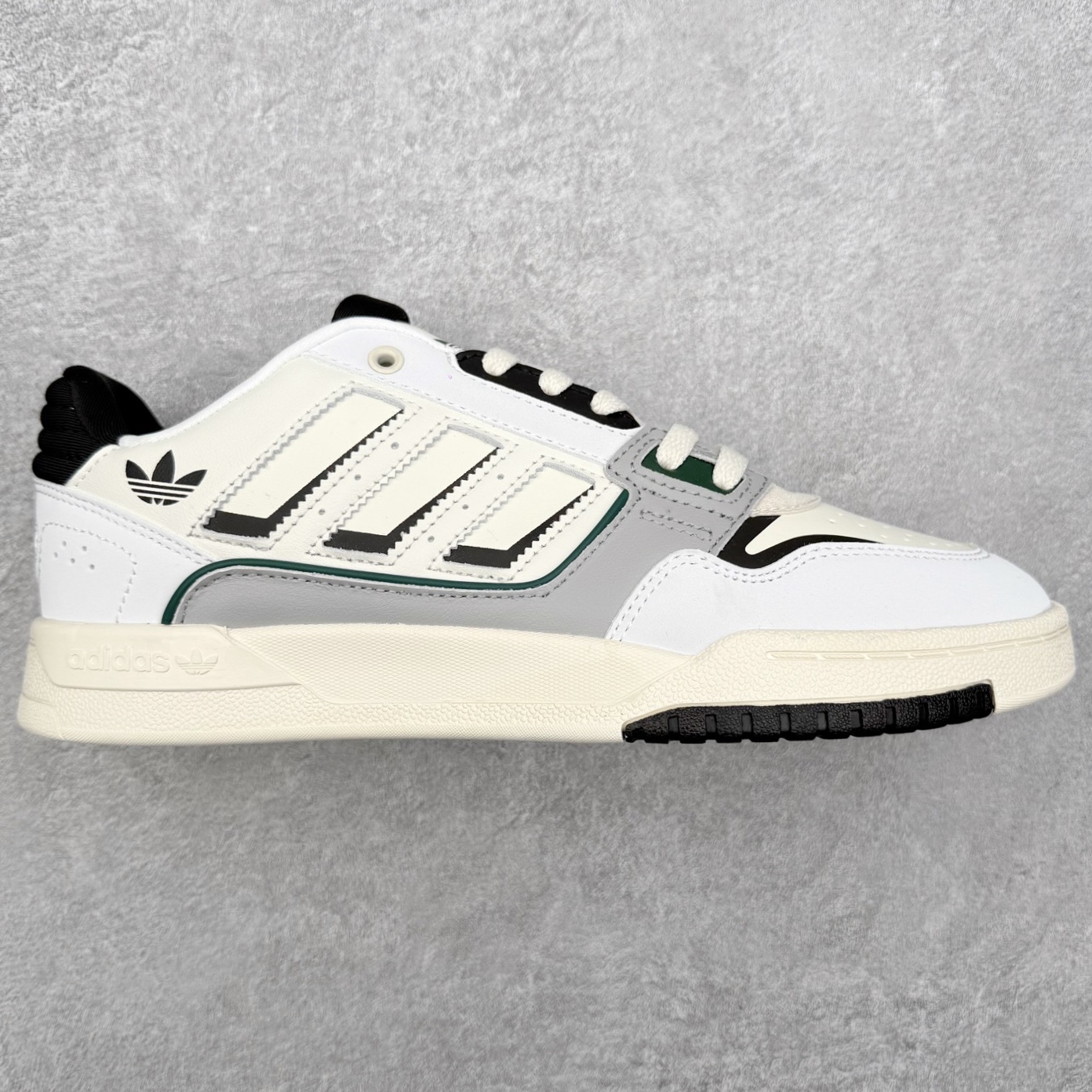 AD Originals 2020 DROP STEP XL三叶草新款 低帮校园休闲运动板鞋 汇聚80和90年代篮球鞋设计含纹理感皮革和绒面革混合鞋面 缀撞色细节 造型复古 搭配加衬及踝鞋领和乙烯乙酸乙烯酯(EVA)插片 脚感舒适 让复古篮球风伴你出 尺码：36 36²/₃ 37¹/₃ 38 38²/₃ 39¹/₃ 40 40²/₃ 41¹/₃ 42 42²/₃ 43¹/₃ 44 44²/₃ 45¹/₃-选品中心