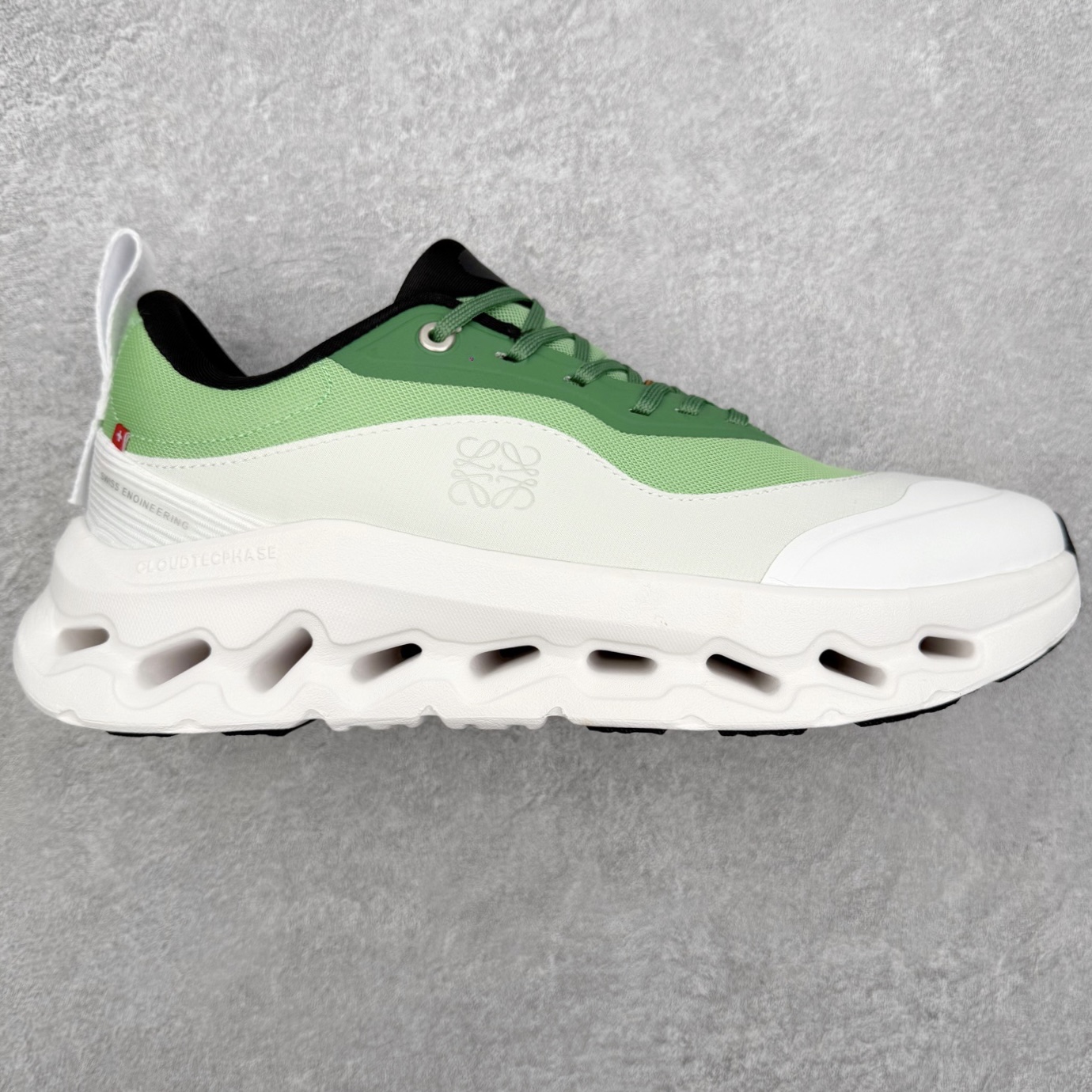 图片[3]-＃福利特价 LOEWE x On Cloudtilt 2.0 昂跑罗意威联名 圆头系带生活休闲鞋 此运动品牌 开创于2010年 缓震着陆、强效回弹、轻柔质感的设计构思始终是ON研制关键 与此同时基于“为全球提供革新性的跑步感受”信念 陆续推出了多款跑鞋及其以专业运动人体跑步工程学为设计关键的功能性跑步服饰设备 让跑者不费力气地畅快畅跑 尺码：36 36.5 37.5 38 38.5 39 40 40.5 41 42 42.5 43 44 44.5 45-选品中心