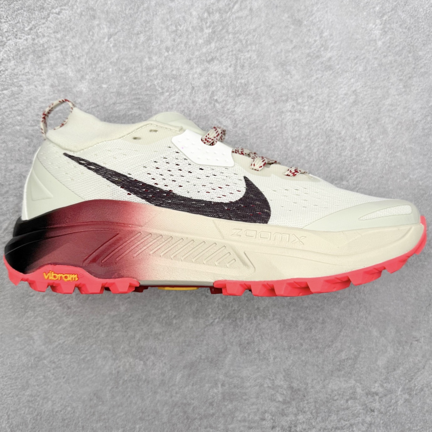 NK ACG ZEGAMA TRAIL 6 网面透气跑步鞋 兼顾迅疾外观和稳固脚感 后跟覆面和中足动态支撑巧妙融合 缔造稳定顺畅的迈步体验 采用密度更高的材料而且去除了前一代中操作的支撑 撑条设计 尺码：39 40 40.5 41 42 42.5 43 44 45-选品中心