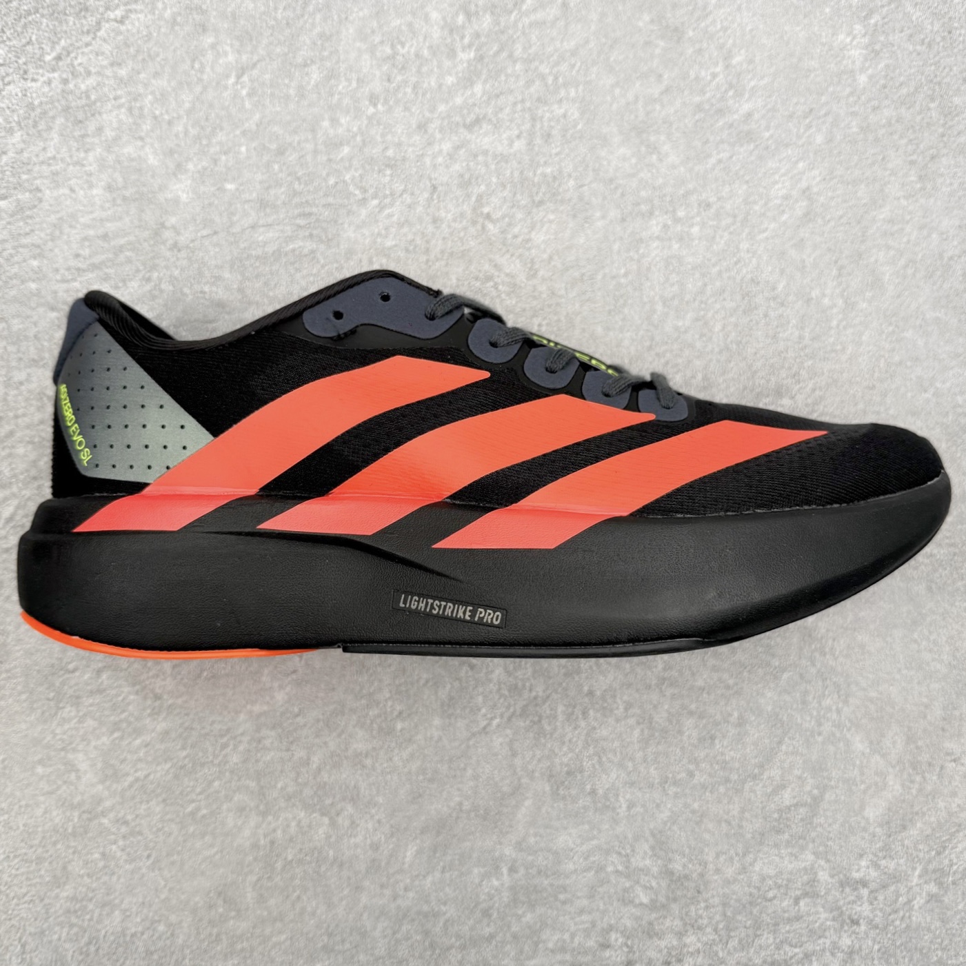 图片[3]-＃福利特价 AD Adizero EVO SL 马拉松竞速专业跑鞋 CELERMESH针织网面非常轻薄 纤维间的缝隙很大 可以保证跑步时的透气、排汗效果 鞋舌直接与两侧的内衬和鞋底连接在一起 在跑步过程中不会被鞋舌的左右移动所困扰 在标准鞋带孔的基础上再拓宽一组鞋带孔 适合不同脚型的需求 突破性 EnergyRods 技术，有助于跑者实现更好的成绩 中底独特的LIGHTSTRIKE PRO泡棉材质 微弹感觉在跑步过程中给予了良好的支撑体验 对于顶级精英和高水平进阶跑者来说 ADIOS PRO是一双值得信赖的竞速比赛用鞋 尺码：36 36.5 37.5 38 38.5 39 40 40.5 41 42 42.5 43 44 44.5 45-选品中心