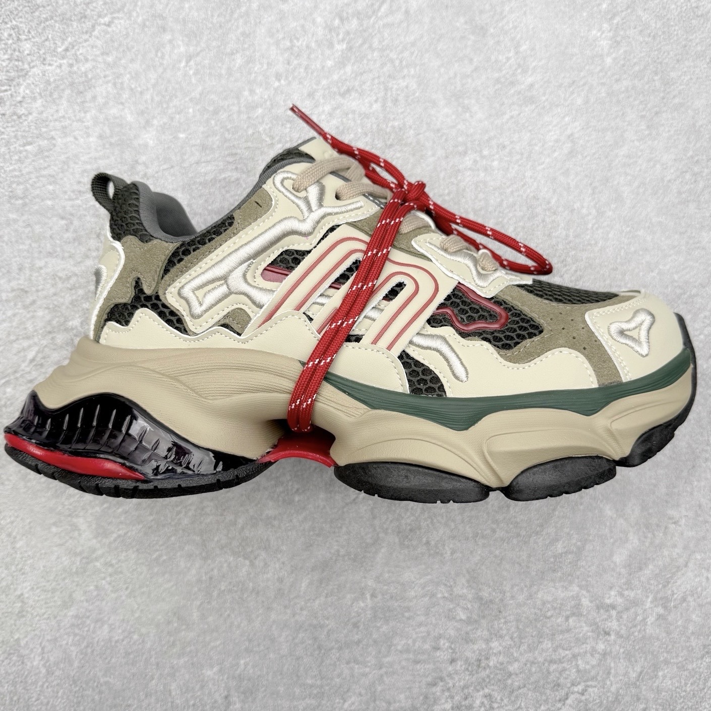 GG-CC赵露思2025新款厚底增高休闲运动老爹鞋系列 广东大厂出品 7CM厚底增高 星河粒子 银白粉色 银角大王 完美细节 25ss春季新款厚底增高 大长腿 时髦look轻松定格 不费力展现率性氛围 高档银盒 酷帅机能风不规则设计大底 拼色造型设计 轻便舒适百搭 GGCC银白配色好温柔 三层组合月牙底 柔软有弹性的月牙底和增加舒适度显腿长的7cm增高 长时间走路和站立都不累脚舒适度和少女感 厚底增高 不管怎么搭都好看~尺码：35 36 37 38 39 40-选品中心