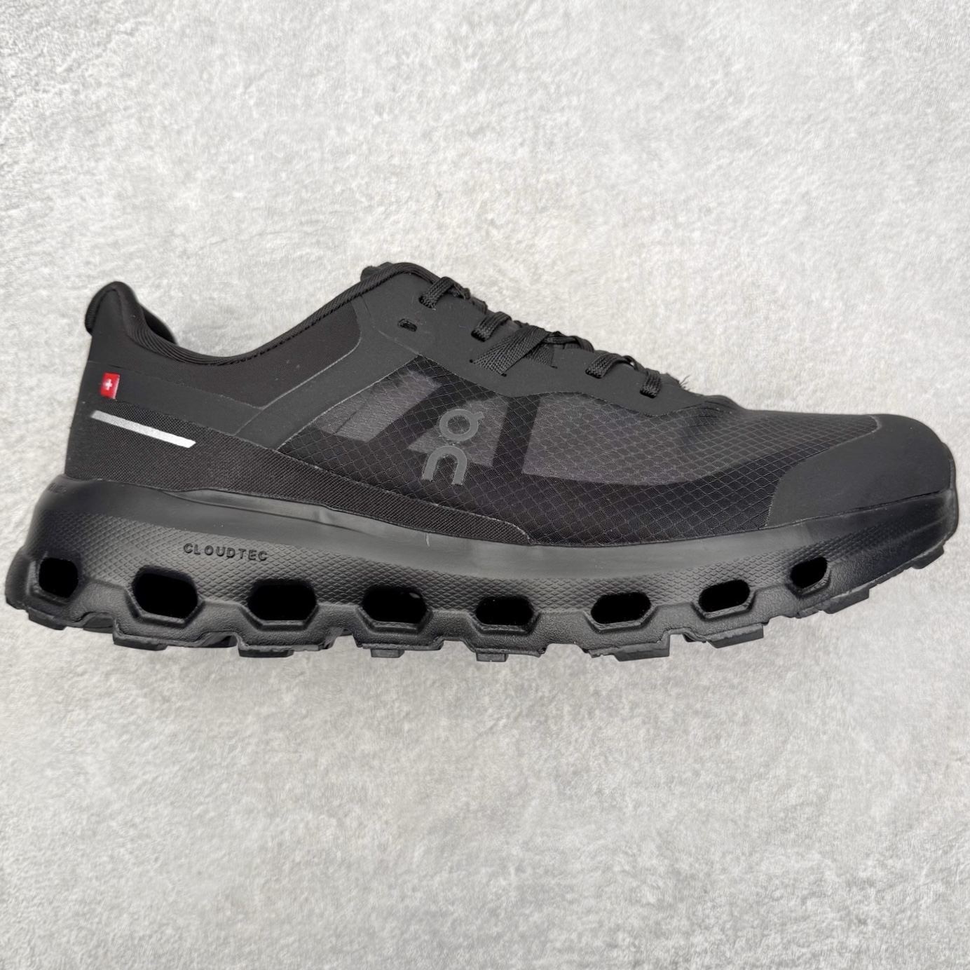 On Cloudvista 2 昂跑舒适百搭 防滑耐磨 低帮 越野跑步鞋 此运动品牌 开创于2010年 缓震着陆、强效回弹、轻柔质感的设计构思始终是ON研制关键 与此同时基于“为全球提供革新性的跑步感受”信念 陆续推出了多款跑鞋及其以专业运动人体跑步工程学为设计关键的功能性跑步服饰设备 让跑者不费力气地畅快畅跑 尺码：36 36.5 37.5 38 38.5 39 40 40.5 41 42 42.5 43 44 44.5 45-选品中心