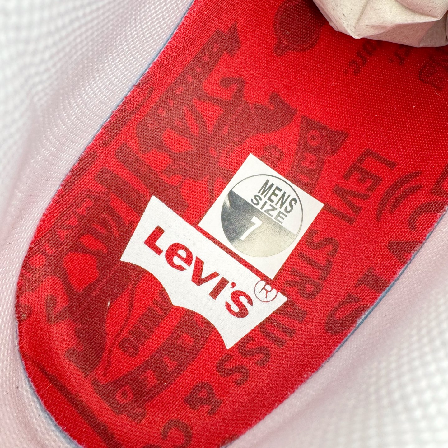 图片[13]-＃KZ神版 Levi\’s x NK Air Max 95 “White and Ecru”舒适耐磨 低帮跑步鞋 男女同款 李维斯联名米色 HM4743-100 亲自操刀耗时半年开发 重金购买全套印尼原厂纸板楦头开发 2025官方主推系列 致敬诞生30周年的传奇鞋型 Air Max 95 系列再度重磅复刻归来 以全新配色续写光辉历史 更以现代手法重塑经典 将复古风格与前沿科技完美融合 一比一鞋头弧度高度鞋身弧度 东莞原厂模具大底 一码一模 原厂高韧性Tpu 独家供应45.5 48.5 原厂特供同批次皮料与Zp零色差 原厂特供内外标均可过绿X扫描认证 独家原装Big Bubble气垫 气垫体积更大 提供更强的缓震性能和回弹性 进口玻璃冲刀皮料裁剪零毛边 电脑针车工艺 鞋面不留荧光细节 平台可冲 超高鞋面清洁度 最高QC检验标准 控制溢胶瑕疵 每一双都是工艺品 实拍调校N版已经零色差零失真 百分百还原实物色彩所见即所得 不存在货不对板色差等低级问题 选购参考实物拍摄 不混卖不参货 只用心做好货严格选品 承诺混一赔十 尺码：35.5 36 36.5 37.5 38 38.5 39 40 40.5 41 42 42.5 43 44 44.5 45 45.5 46 47.5 48.5-选品中心