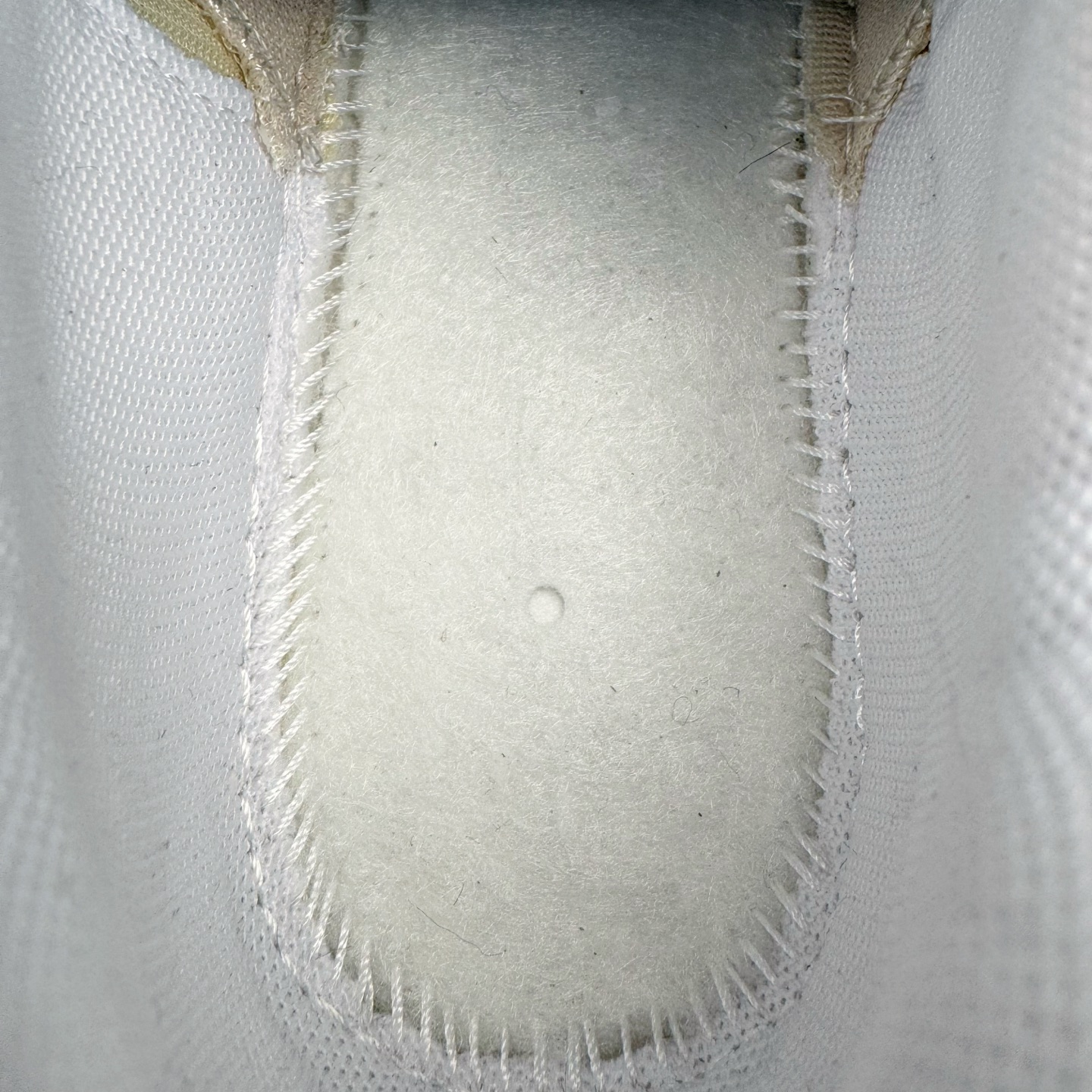 图片[12]-＃KZ神版 Levi\’s x NK Air Max 95 “White and Ecru”舒适耐磨 低帮跑步鞋 男女同款 李维斯联名米色 HM4743-100 亲自操刀耗时半年开发 重金购买全套印尼原厂纸板楦头开发 2025官方主推系列 致敬诞生30周年的传奇鞋型 Air Max 95 系列再度重磅复刻归来 以全新配色续写光辉历史 更以现代手法重塑经典 将复古风格与前沿科技完美融合 一比一鞋头弧度高度鞋身弧度 东莞原厂模具大底 一码一模 原厂高韧性Tpu 独家供应45.5 48.5 原厂特供同批次皮料与Zp零色差 原厂特供内外标均可过绿X扫描认证 独家原装Big Bubble气垫 气垫体积更大 提供更强的缓震性能和回弹性 进口玻璃冲刀皮料裁剪零毛边 电脑针车工艺 鞋面不留荧光细节 平台可冲 超高鞋面清洁度 最高QC检验标准 控制溢胶瑕疵 每一双都是工艺品 实拍调校N版已经零色差零失真 百分百还原实物色彩所见即所得 不存在货不对板色差等低级问题 选购参考实物拍摄 不混卖不参货 只用心做好货严格选品 承诺混一赔十 尺码：35.5 36 36.5 37.5 38 38.5 39 40 40.5 41 42 42.5 43 44 44.5 45 45.5 46 47.5 48.5-选品中心