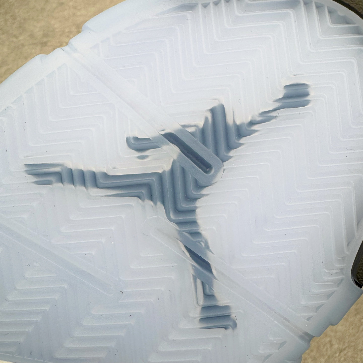 图片[22]-＃Ljr特供 Air Jordan AJ5 Retro 白银 HQ7978-103 全新改良批次 圈内最强倒钩系列 恪守真诚 承诺混一赔十 高端零售裸鞋圈特供批次 SZ原厂全套原楦原纸板冲刀磨具开发 原厂皮料加持 原厂港宝加持定型后跟R度完美 同源原厂电绣 飞翼针数密度立体效果一致 百分百一致原鞋 原厂拉帮工艺 针距密度一致 后跟弧度收口自然不对折 极致一眼正品既视感 进口玻璃冲刀皮料裁剪零毛边 全鞋电脑针车工艺 品控清洁度最高QC检验标准 免检产品 原厂订购鞋盒、鞋标、防尘纸、鞋撑、鞋带 追求极致的原厂味道 尺码：40.5 41 42 42.5 43 44 44.5 45 45.5 46 47.5 48.5-选品中心