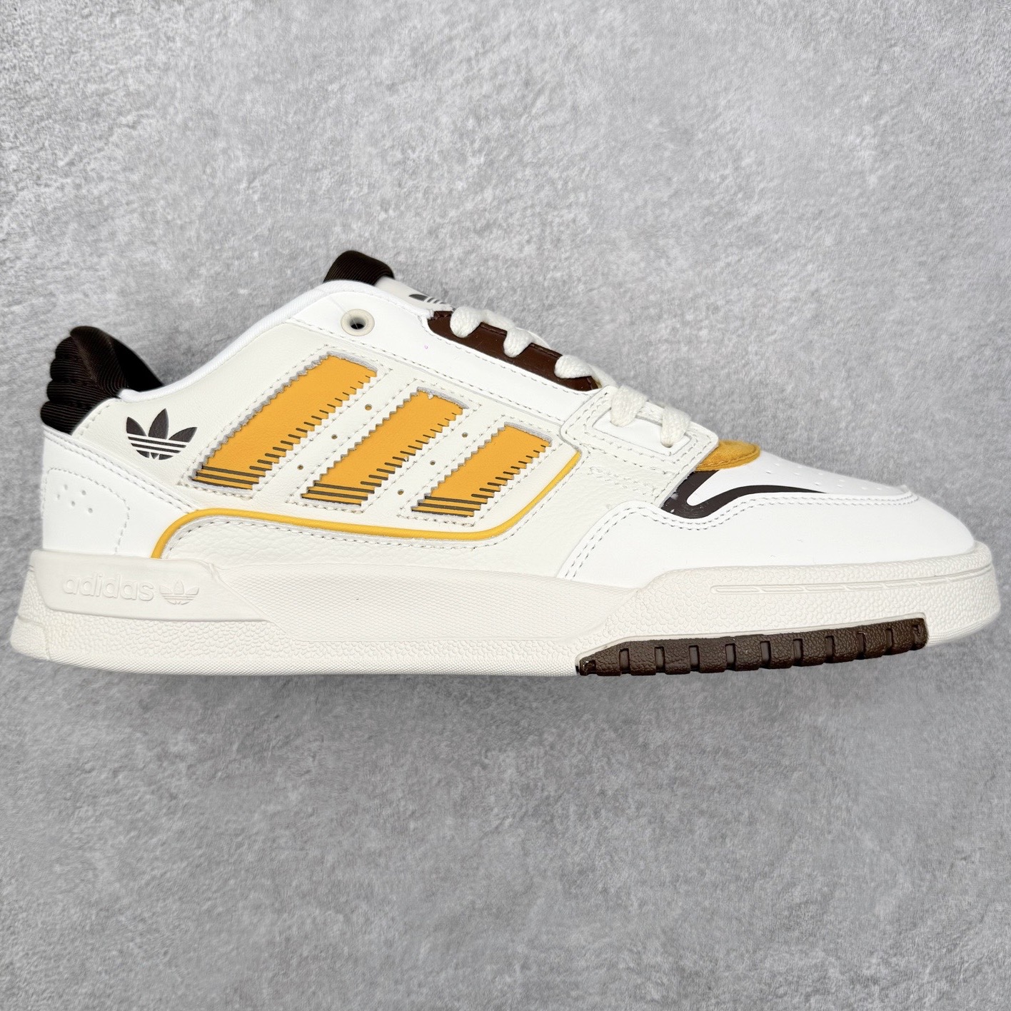 AD Originals 2020 DROP STEP XL三叶草新款 低帮校园休闲运动板鞋 汇聚80和90年代篮球鞋设计含纹理感皮革和绒面革混合鞋面 缀撞色细节 造型复古 搭配加衬及踝鞋领和乙烯乙酸乙烯酯(EVA)插片 脚感舒适 让复古篮球风伴你出 尺码：36 36²/₃ 37¹/₃ 38 38²/₃ 39¹/₃ 40 40²/₃ 41¹/₃ 42 42²/₃ 43¹/₃ 44 44²/₃ 45¹/₃-选品中心