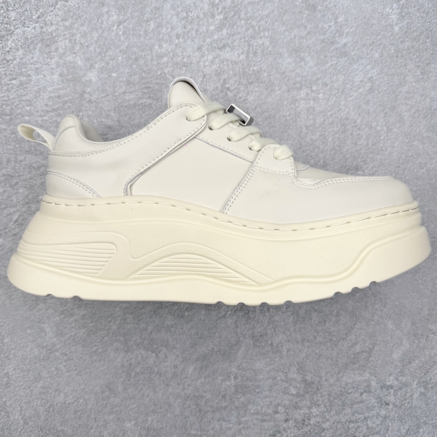 GG-CC赵露思2025新款厚底增高休闲运动老爹鞋系列 广东大厂出品 7CM厚底增高 星河粒子 银白粉色 银角大王 完美细节 25ss春季新款厚底增高 大长腿 时髦look轻松定格 不费力展现率性氛围 高档银盒 酷帅机能风不规则设计大底 拼色造型设计 轻便舒适百搭 GGCC银白配色好温柔 三层组合月牙底 柔软有弹性的月牙底和增加舒适度显腿长的7cm增高 长时间走路和站立都不累脚舒适度和少女感 厚底增高 不管怎么搭都好看~尺码：35 36 37 38 39 40-选品中心