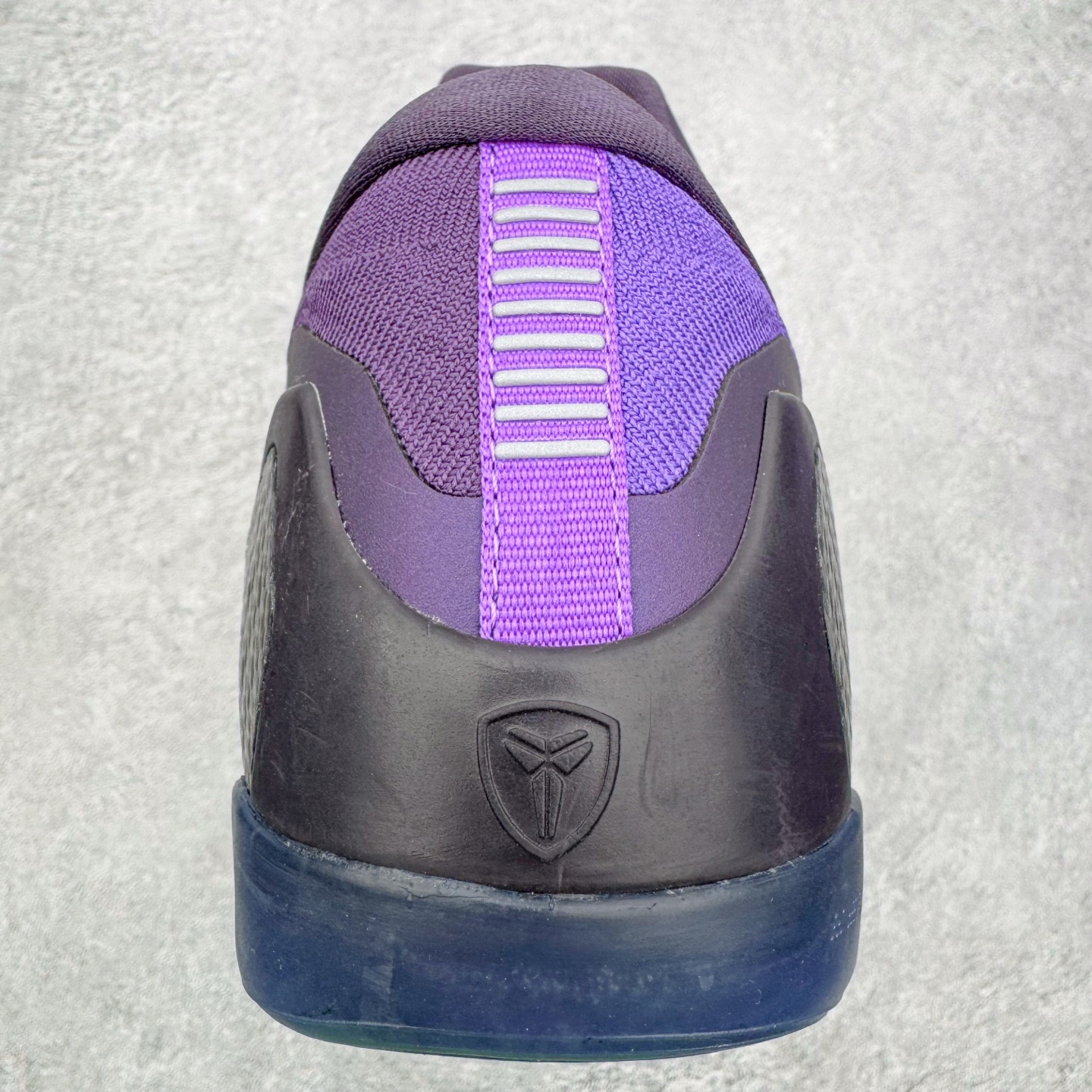 图片[8]-＃S2纯原 NK Kobe 9 Low EM PE 科比九代舒适减震防滑低帮篮球鞋 紫色 IM0465-500 React科技鞋垫加持 实战配置直接拉满 原楦纸板开发 鞋身流线型、后跟塑形 区分土肥圆 原厂针织鞋面一针一线匹配原版 全身鞋材卡料色独家定制 唯一万针立体刺绣SWOOSH 真实底模最大48.5 实战利器 专供海外市场 尺码：40 40.5 41 42 42.5 43 44 44.5 45 46 47.5 48.5 （脚宽、脚胖 建议买大半码）-选品中心