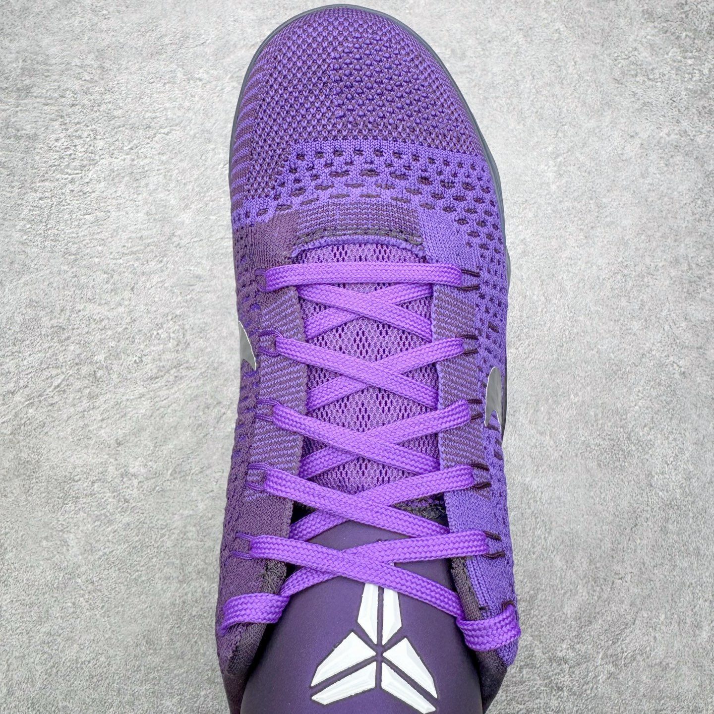 图片[4]-＃S2纯原 NK Kobe 9 Low EM PE 科比九代舒适减震防滑低帮篮球鞋 紫色 IM0465-500 React科技鞋垫加持 实战配置直接拉满 原楦纸板开发 鞋身流线型、后跟塑形 区分土肥圆 原厂针织鞋面一针一线匹配原版 全身鞋材卡料色独家定制 唯一万针立体刺绣SWOOSH 真实底模最大48.5 实战利器 专供海外市场 尺码：40 40.5 41 42 42.5 43 44 44.5 45 46 47.5 48.5 （脚宽、脚胖 建议买大半码）-选品中心