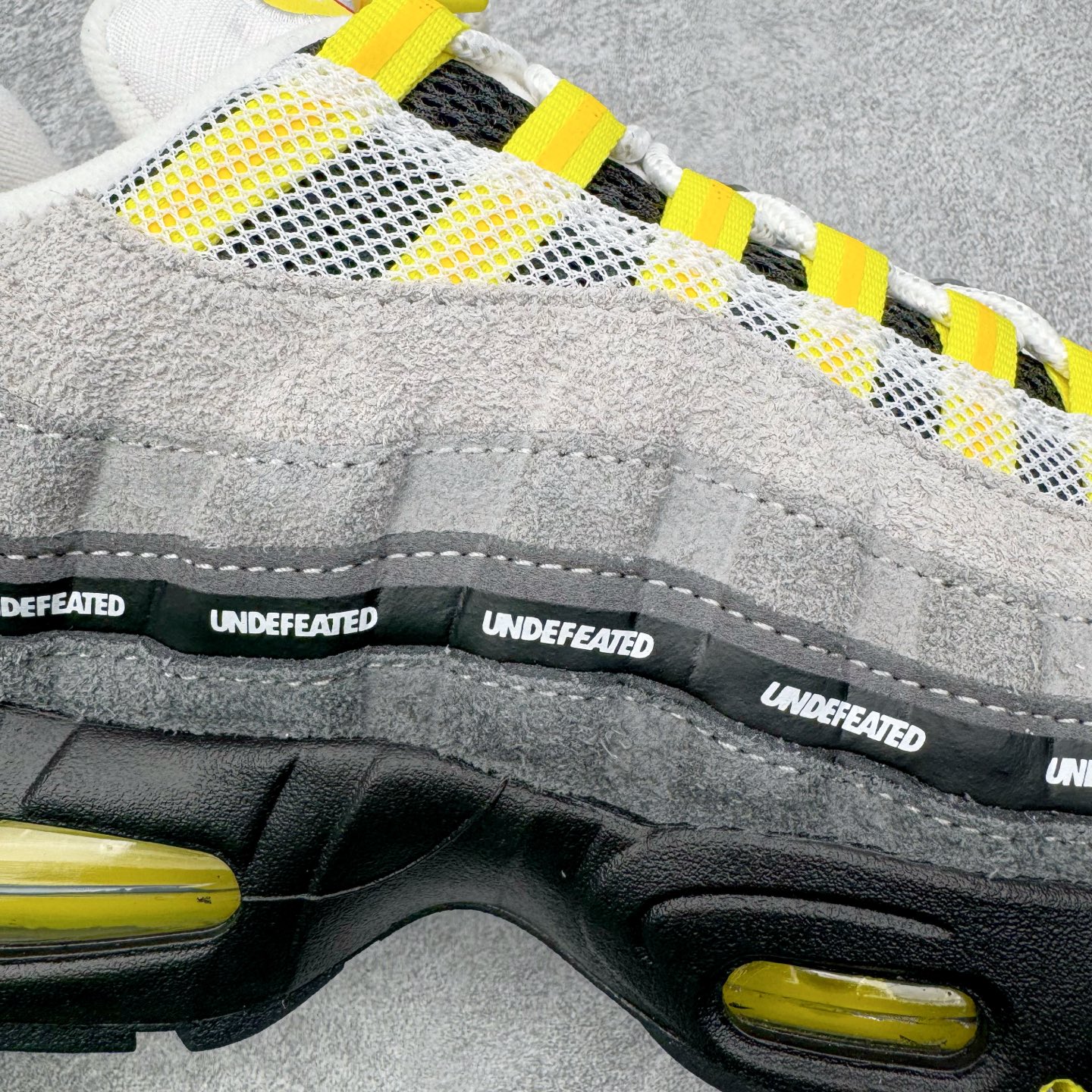 图片[19]-＃GX纯原 UNDEFEATED x NK Air Max 95 SP 纽约限定 联名灰绿 IB4523-004 经典重温 外单专供大厂出品 品质稳定 一百余色 终端操作 鞋款设计灵感源于人体构造 中底设计基于人体的脊柱构造 是整体设计的核心 尼龙孔眼代表了肋骨 而分层式面板和网眼象征着肌肉纤维和肉体组织 Air Max 95采用了两个独立的吹塑成型的Air-Sole单元 并首次在前掌使用可视化气垫设计 Swoosh logo夜当作一个 点符号放在了鞋子的后帮位置 20年的发展让 AIR MAX 95有了不同的故事 20年后再度面向世人的时候 焕然一新的面貌 让人有了另外一种清新脱俗的感觉 尺码：40 40.5 41 42 42.5 43 44 44.5 45 45.5 46 47.5 48.5-选品中心