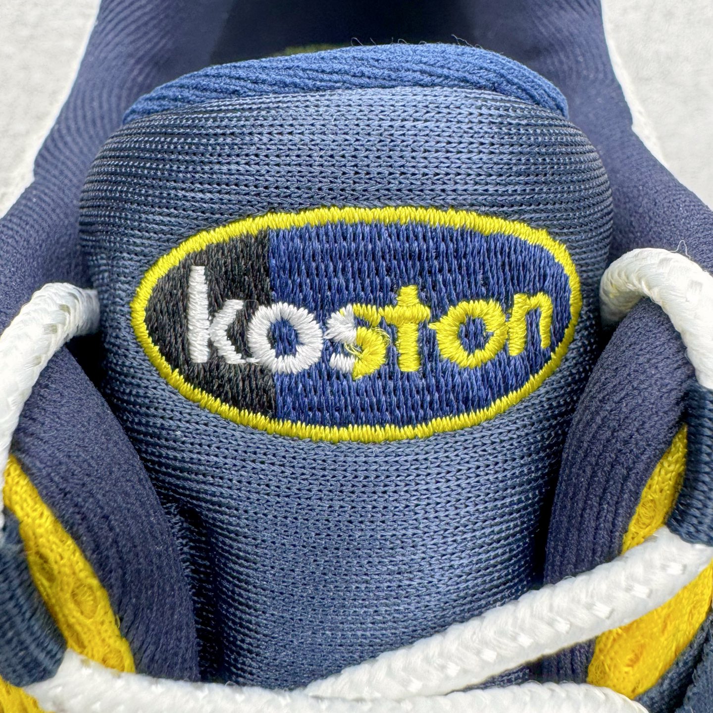 图片[14]-＃GX纯原 Eric Koston x NK Air Max 95 \\\”Obsidian and Speed Yellow\\\” 低帮 休闲跑步鞋 男女同款 联名蓝白 HQ8492-400 经典重温 外单专供大厂出品 品质稳定 一百余色 终端操作 鞋款设计灵感源于人体构造 中底设计基于人体的脊柱构造 是整体设计的核心 尼龙孔眼代表了肋骨 而分层式面板和网眼象征着肌肉纤维和肉体组织 Air Max 95采用了两个独立的吹塑成型的Air-Sole单元 并首次在前掌使用可视化气垫设计 Swoosh logo夜当作一个 点符号放在了鞋子的后帮位置 20年的发展让 AIR MAX 95有了不同的故事 20年后再度面向世人的时候 焕然一新的面貌 让人有了另外一种清新脱俗的感觉 尺码：40 40.5 41 42 42.5 43 44 44.5 45 45.5 46 47.5 48.5-选品中心