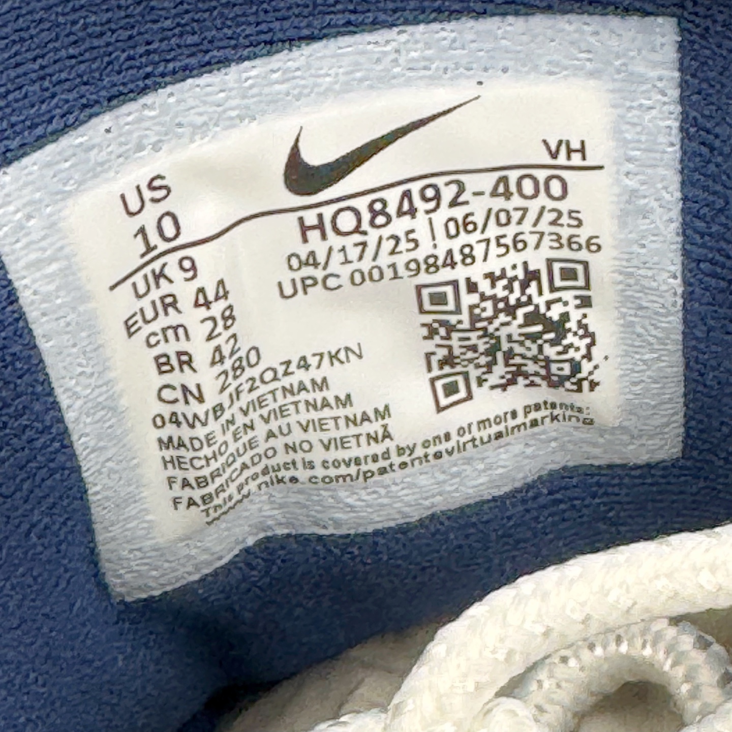 图片[12]-＃GX纯原 Eric Koston x NK Air Max 95 \\\”Obsidian and Speed Yellow\\\” 低帮 休闲跑步鞋 男女同款 联名蓝白 HQ8492-400 经典重温 外单专供大厂出品 品质稳定 一百余色 终端操作 鞋款设计灵感源于人体构造 中底设计基于人体的脊柱构造 是整体设计的核心 尼龙孔眼代表了肋骨 而分层式面板和网眼象征着肌肉纤维和肉体组织 Air Max 95采用了两个独立的吹塑成型的Air-Sole单元 并首次在前掌使用可视化气垫设计 Swoosh logo夜当作一个 点符号放在了鞋子的后帮位置 20年的发展让 AIR MAX 95有了不同的故事 20年后再度面向世人的时候 焕然一新的面貌 让人有了另外一种清新脱俗的感觉 尺码：40 40.5 41 42 42.5 43 44 44.5 45 45.5 46 47.5 48.5-选品中心
