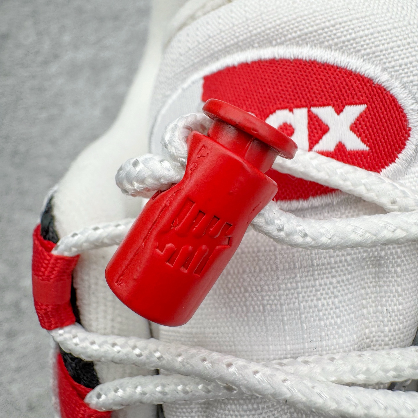 图片[13]-＃GX纯原 UNDEFEATED x NK Air Max 95 SP 纽约限定 联名灰绿 IB4523-004 经典重温 外单专供大厂出品 品质稳定 一百余色 终端操作 鞋款设计灵感源于人体构造 中底设计基于人体的脊柱构造 是整体设计的核心 尼龙孔眼代表了肋骨 而分层式面板和网眼象征着肌肉纤维和肉体组织 Air Max 95采用了两个独立的吹塑成型的Air-Sole单元 并首次在前掌使用可视化气垫设计 Swoosh logo夜当作一个 点符号放在了鞋子的后帮位置 20年的发展让 AIR MAX 95有了不同的故事 20年后再度面向世人的时候 焕然一新的面貌 让人有了另外一种清新脱俗的感觉 尺码：40 40.5 41 42 42.5 43 44 44.5 45 45.5 46 47.5 48.5-选品中心