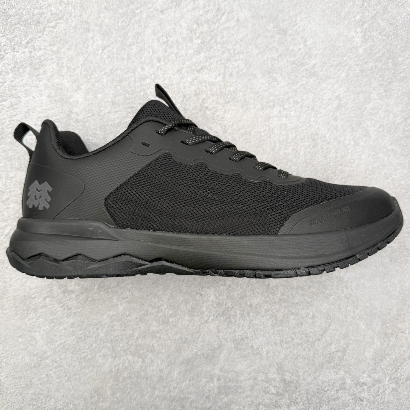 可隆KOLON SPORT ELEMENT EX舒适百搭 生活休闲鞋 KOLON SPORT 可隆1973年诞生，并首次推出登山装备。自创立起，KOLON SPORT就把绿色定为基本色调，以常青树为品牌标志，坚持以关爱自然为己任，积极探求自然界的舒适，并以此应用于新产品的开发与研究。40多年来，历经不断革新，成就高端专业户外品牌。实拍调校N版已经零色差零失真 百分百还原实物色彩所见即所得 不存在货不对板色差等低级问题 选购参考实物拍摄 不混卖不参货 只用心做好货严格选品 承诺混一赔十 尺码：36 36.5 37.5 38 38.5 39 40 40.5 41 42 42.5 43 44 44.5 45-选品中心
