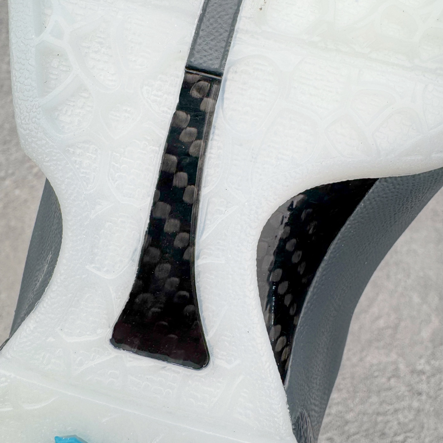 图片[20]-＃S2纯原 NK Zoom Kobe 6 Protro 科比六代 好莱坞鸳鸯 DD2305-003 原楦纸板开发 鞋身流线型、后跟塑形 区分土肥圆 Zoom Turbo气垫 后掌EVA缓震 实战配置直接拉满 原档数据3D打印 鞋面蛇鳞一颗一粒匹配原版 全身鞋材卡料色独家定制 唯一正确喷漆SWOOSH NK专利Flyknit飞线科技 给予鞋身足够抗扭矩力 真实底模最大47.5 实战利器 专供海外市场 尺码：40 40.5 41 42 42.5 43 44 44.5 45 46 47.5 48.5 （脚宽、脚胖 建议买大半码）-选品中心