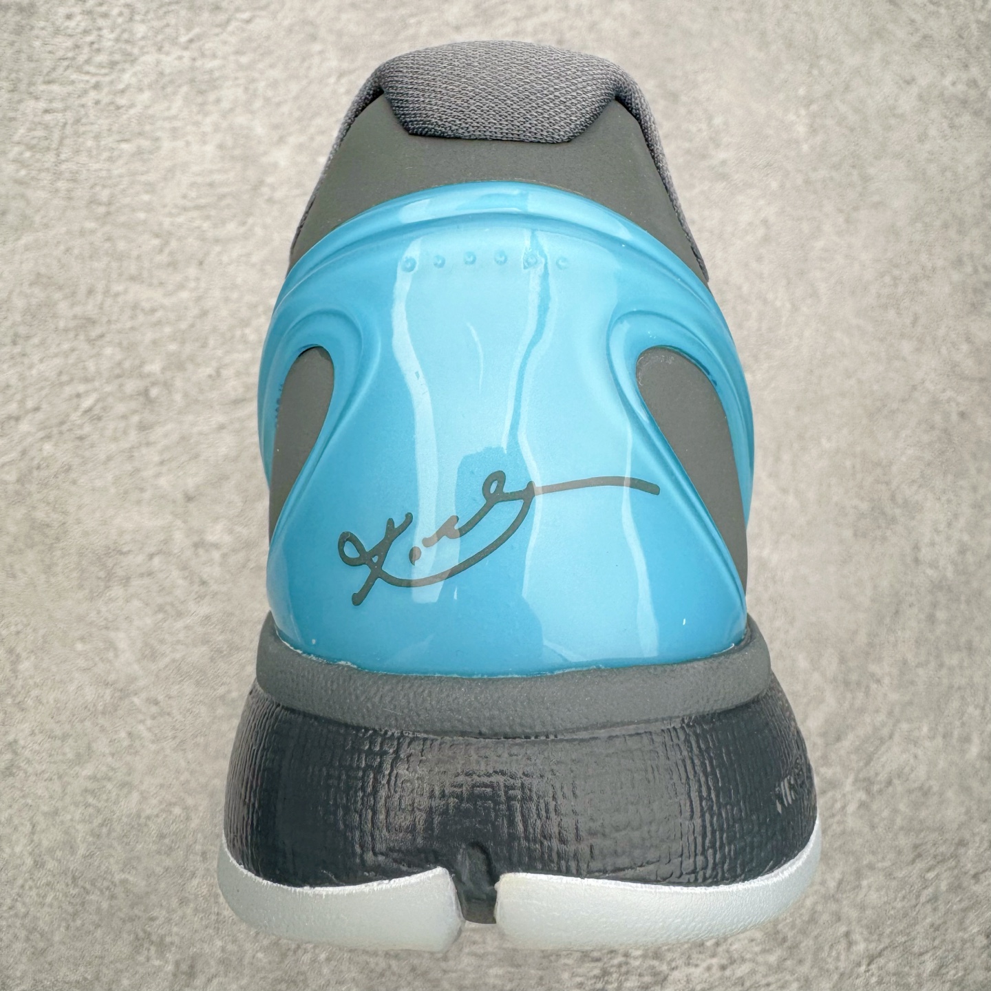 图片[8]-＃S2纯原 NK Zoom Kobe 6 Protro 科比六代 好莱坞鸳鸯 DD2305-003 原楦纸板开发 鞋身流线型、后跟塑形 区分土肥圆 Zoom Turbo气垫 后掌EVA缓震 实战配置直接拉满 原档数据3D打印 鞋面蛇鳞一颗一粒匹配原版 全身鞋材卡料色独家定制 唯一正确喷漆SWOOSH NK专利Flyknit飞线科技 给予鞋身足够抗扭矩力 真实底模最大47.5 实战利器 专供海外市场 尺码：40 40.5 41 42 42.5 43 44 44.5 45 46 47.5 48.5 （脚宽、脚胖 建议买大半码）-选品中心