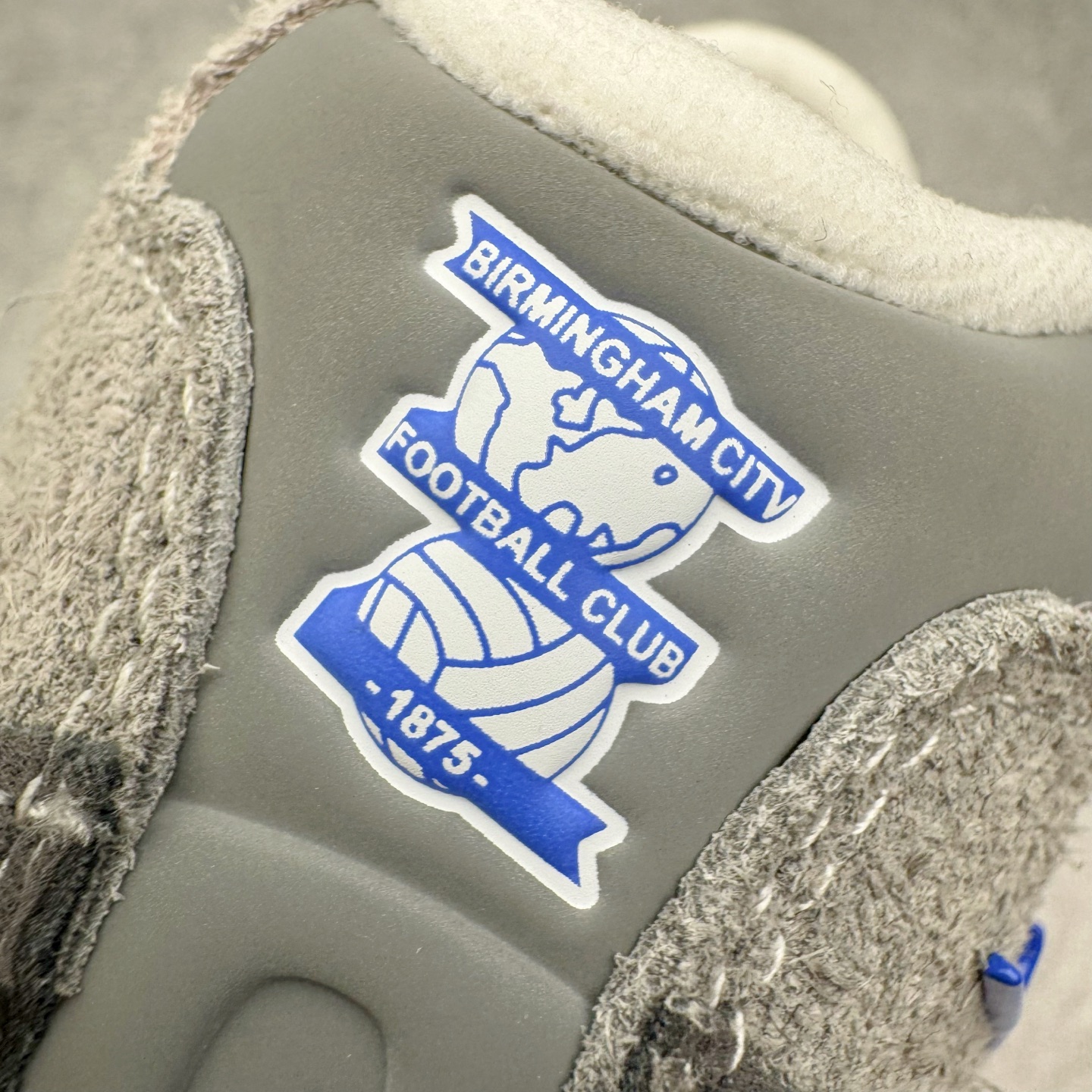图片[12]-＃GX纯原 UNDEFEATED x NK Air Max 95 SP 伯明翰限定 联名灰蓝 IB4523-001 经典重温 外单专供大厂出品 品质稳定 一百余色 终端操作 鞋款设计灵感源于人体构造 中底设计基于人体的脊柱构造 是整体设计的核心 尼龙孔眼代表了肋骨 而分层式面板和网眼象征着肌肉纤维和肉体组织 Air Max 95采用了两个独立的吹塑成型的Air-Sole单元 并首次在前掌使用可视化气垫设计 Swoosh logo夜当作一个 点符号放在了鞋子的后帮位置 20年的发展让 AIR MAX 95有了不同的故事 20年后再度面向世人的时候 焕然一新的面貌 让人有了另外一种清新脱俗的感觉 尺码：40 40.5 41 42 42.5 43 44 44.5 45 45.5 46 47.5 48.5-选品中心