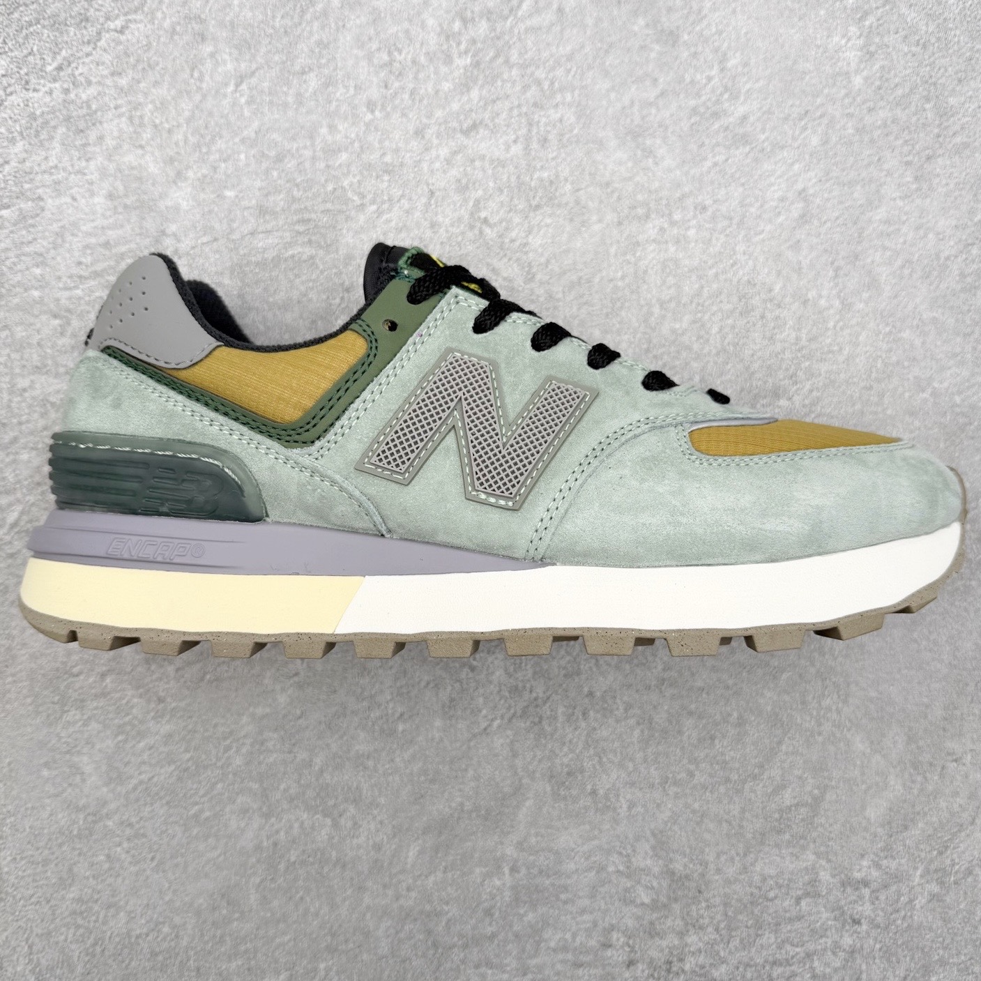 NB新百伦New Balance U574升级版系列低帮复古休闲运动慢跑鞋 新版NB574，妥妥美产既视感有木有。相较传统574，新版鞋跟及鞋面设计自带9系美产既视感！鞋面、内衬质感以及穿着体验更加！鞋型更流畅和饱满,鞋底增添了风格的多样化!底部升级橡胶颗粒大底,更防滑耐磨,上脚后感觉柔软且舒适。尺码：36 36.5 37.5 38 38.5 39.5 40 40.5 41.5 42 42.5 43 44 45-选品中心
